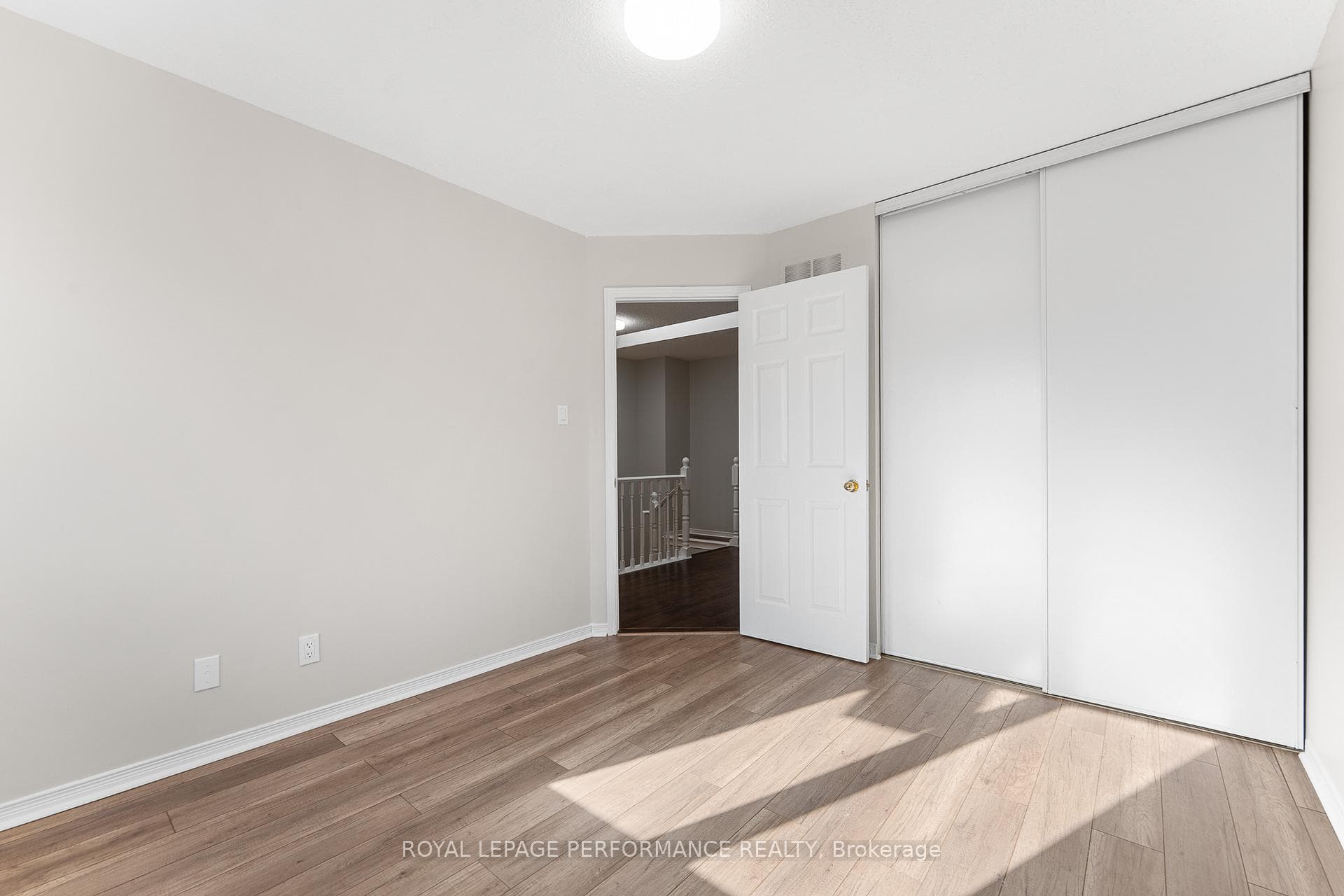 81 Furlong Crescent photo 31