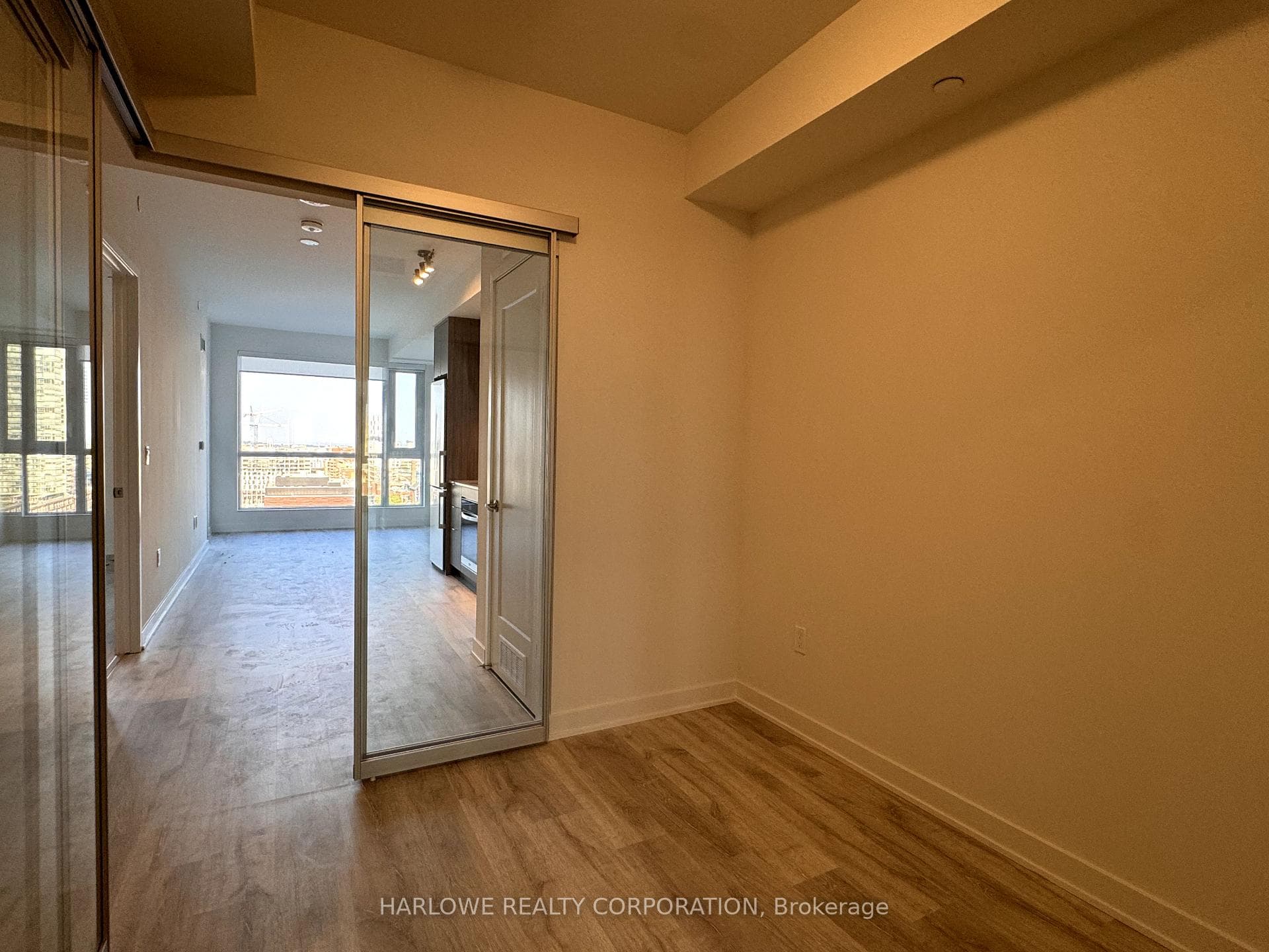 70 Princess Street Unit 1611 E photo 6