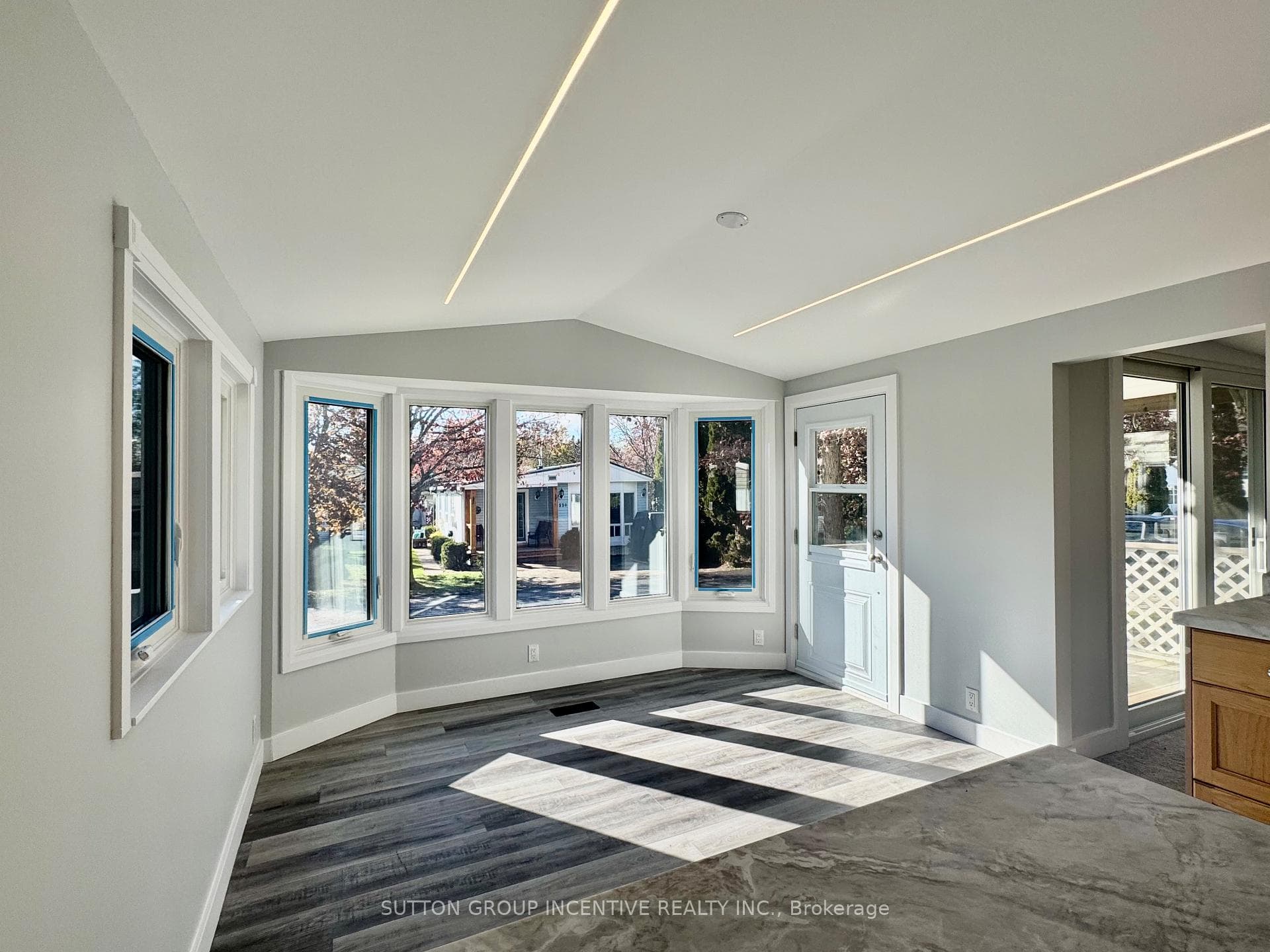 Family or Dining Room w/ Tons of Light