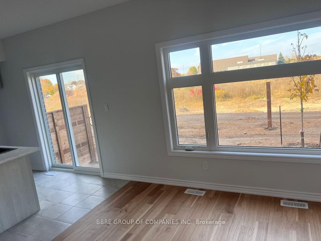 5672 Dorchester Road Unit 13 photo 3