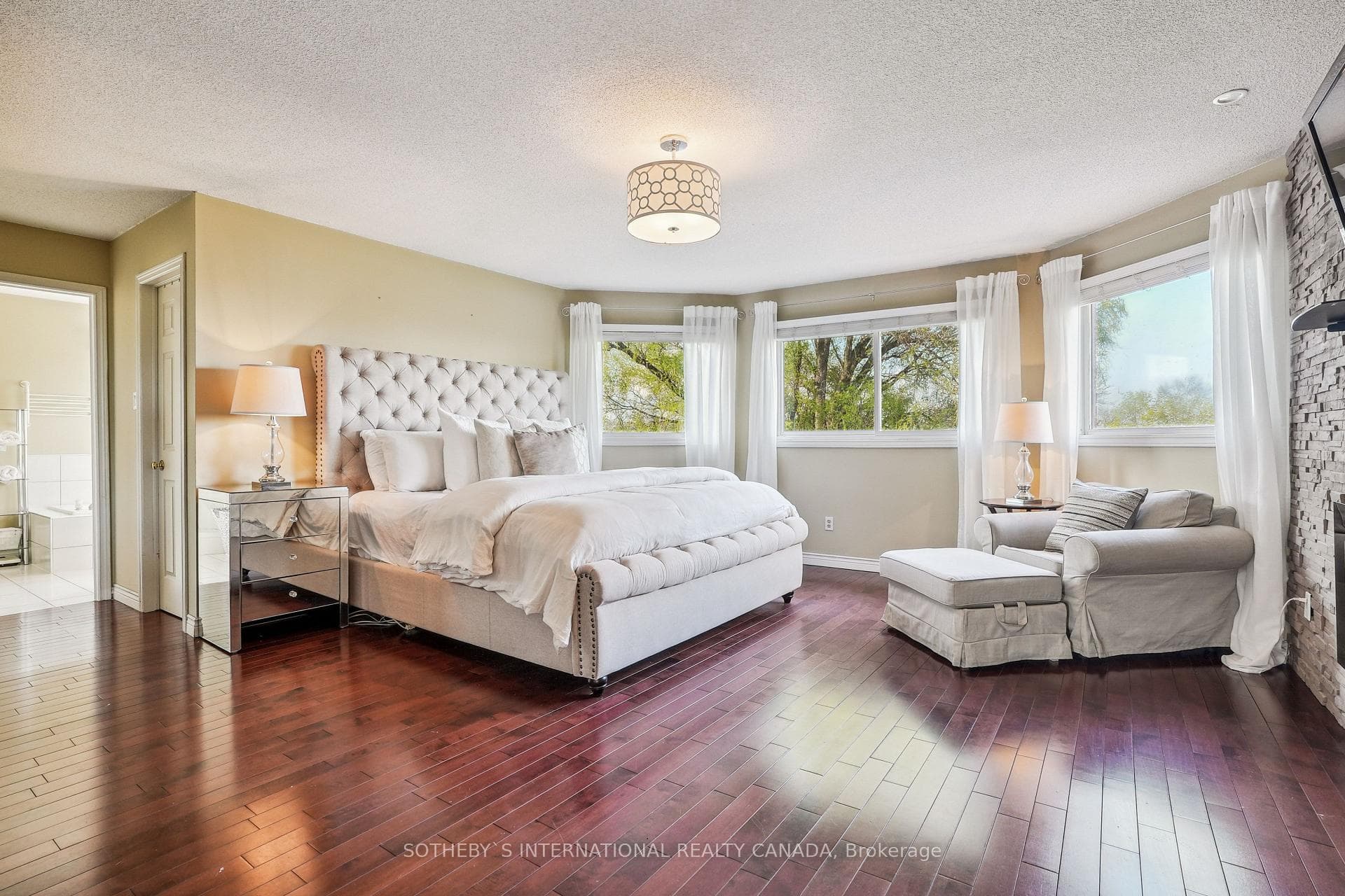 1360 Winterberry Drive photo 13
