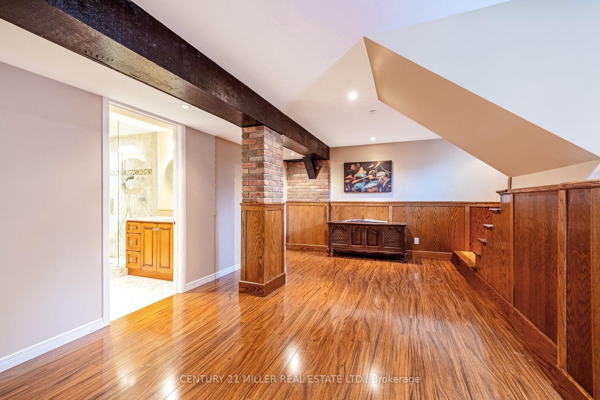 21 Townsend Avenue photo 37