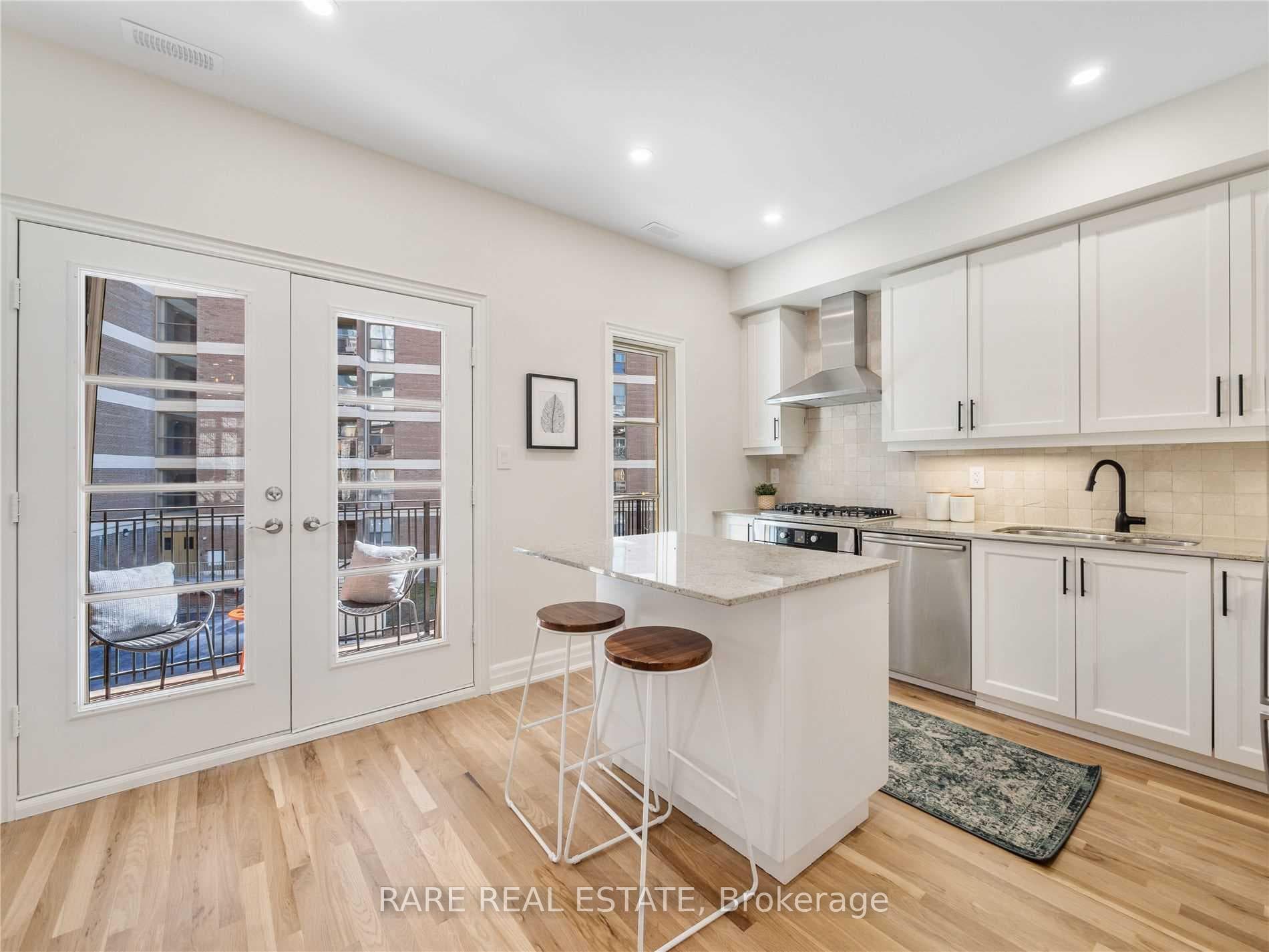65 Pleasant Boulevard photo 8
