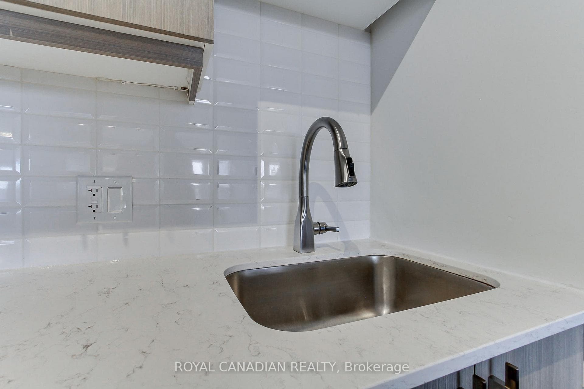 430 ESSA Road Unit 418 photo 14