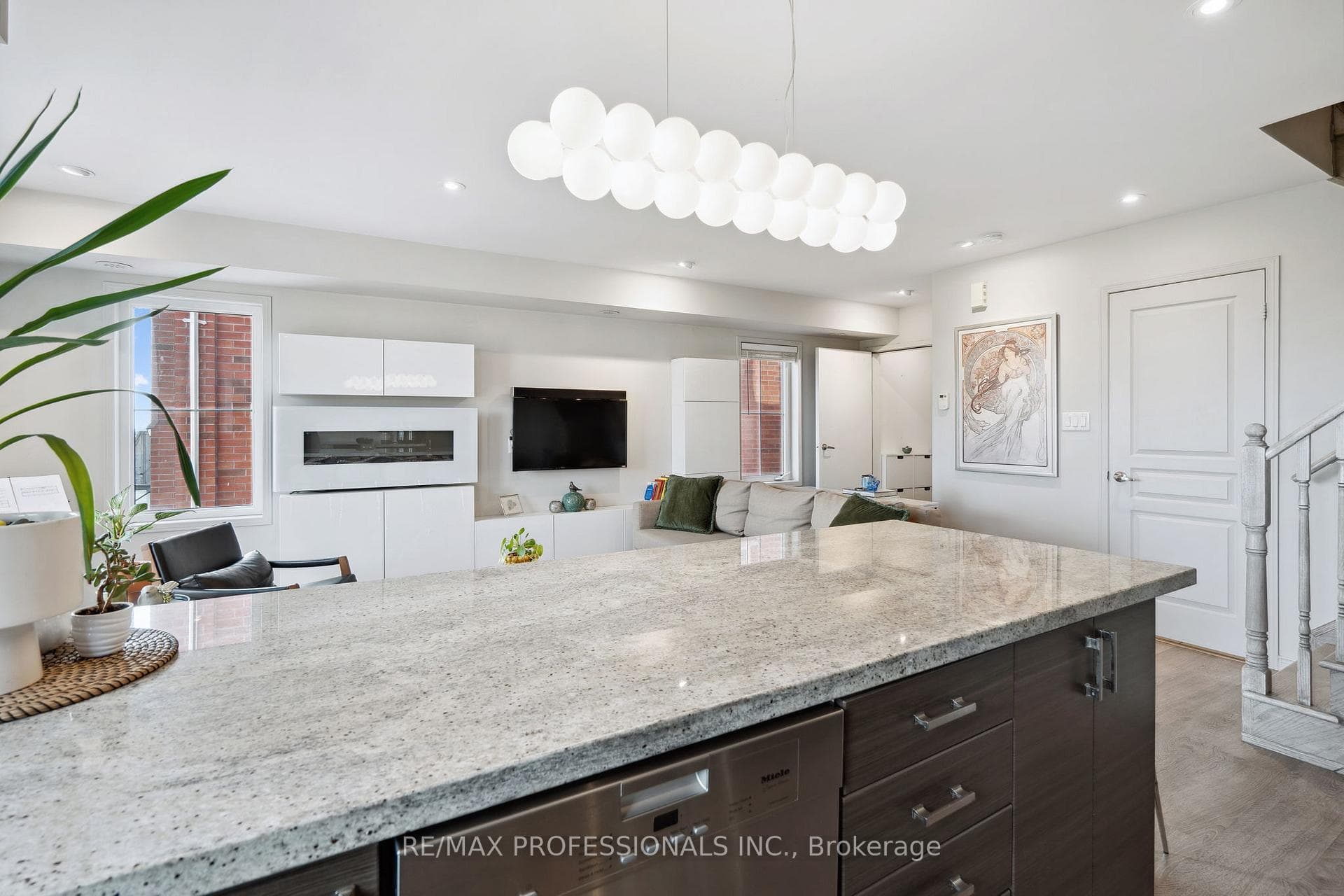 2450 Post Road Unit 8 photo 14