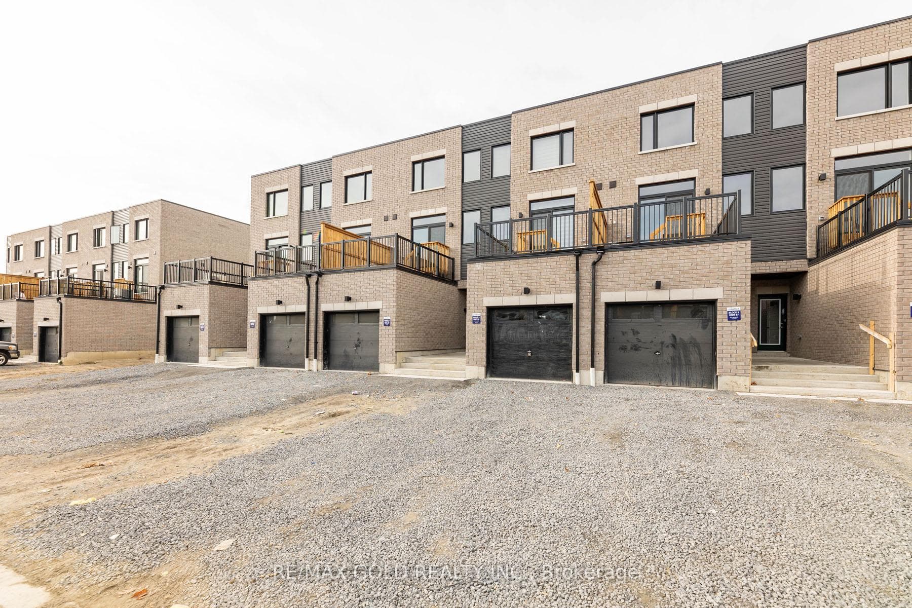 217 Monarch Avenue photo 2