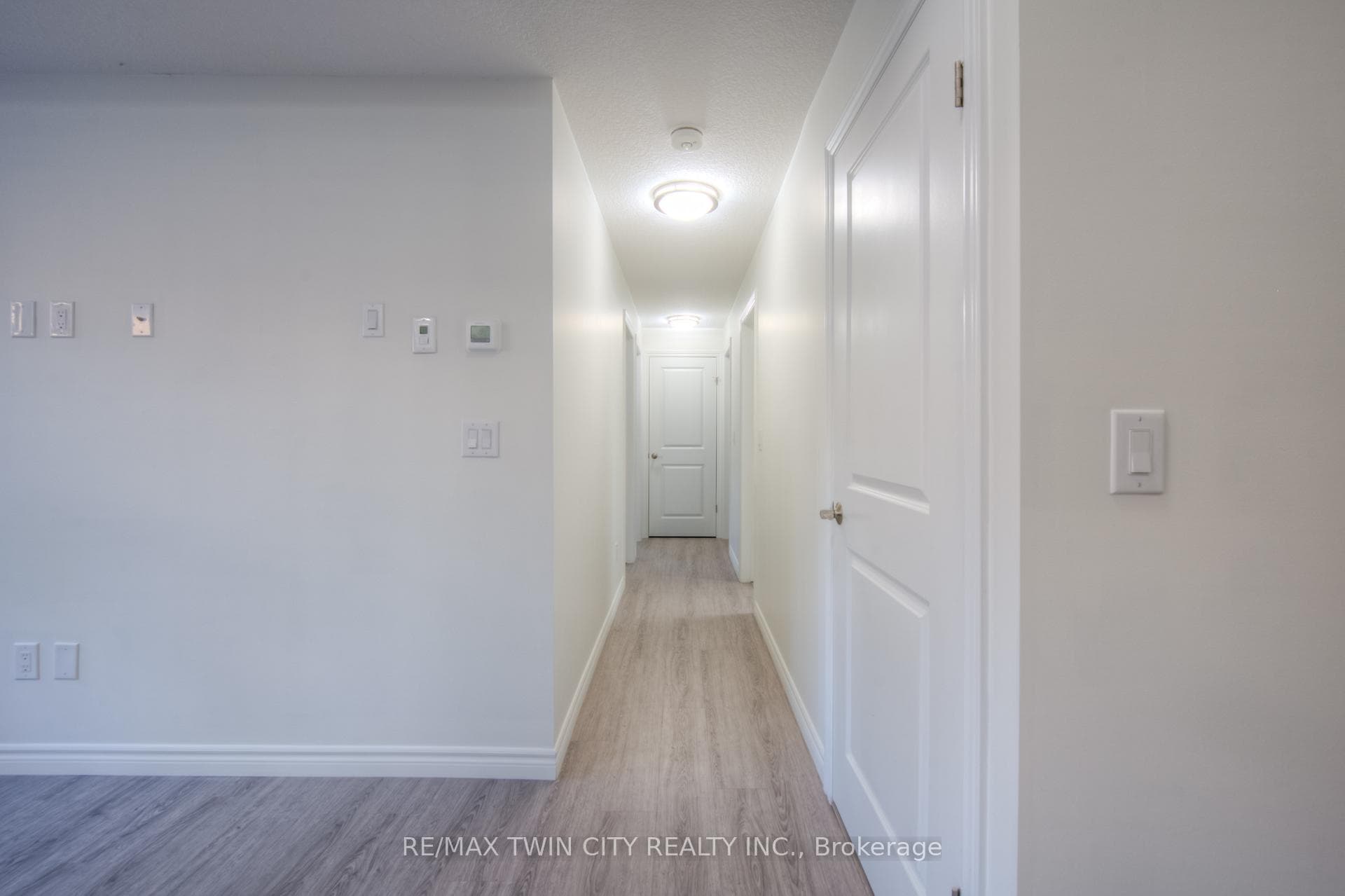 408 Guelph Avenue Unit 6 photo 16