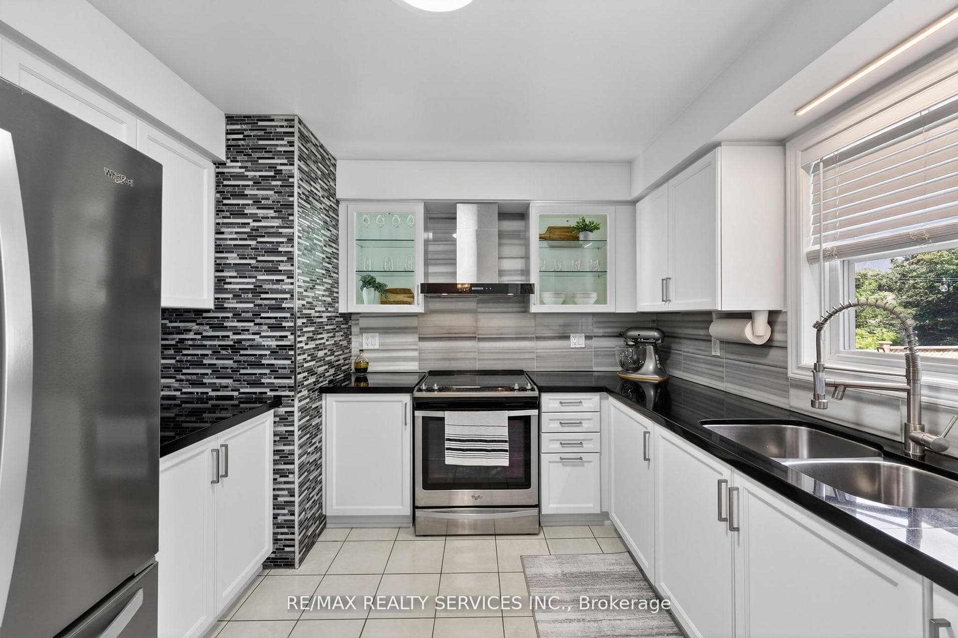 150 Royal Valley Drive photo 9