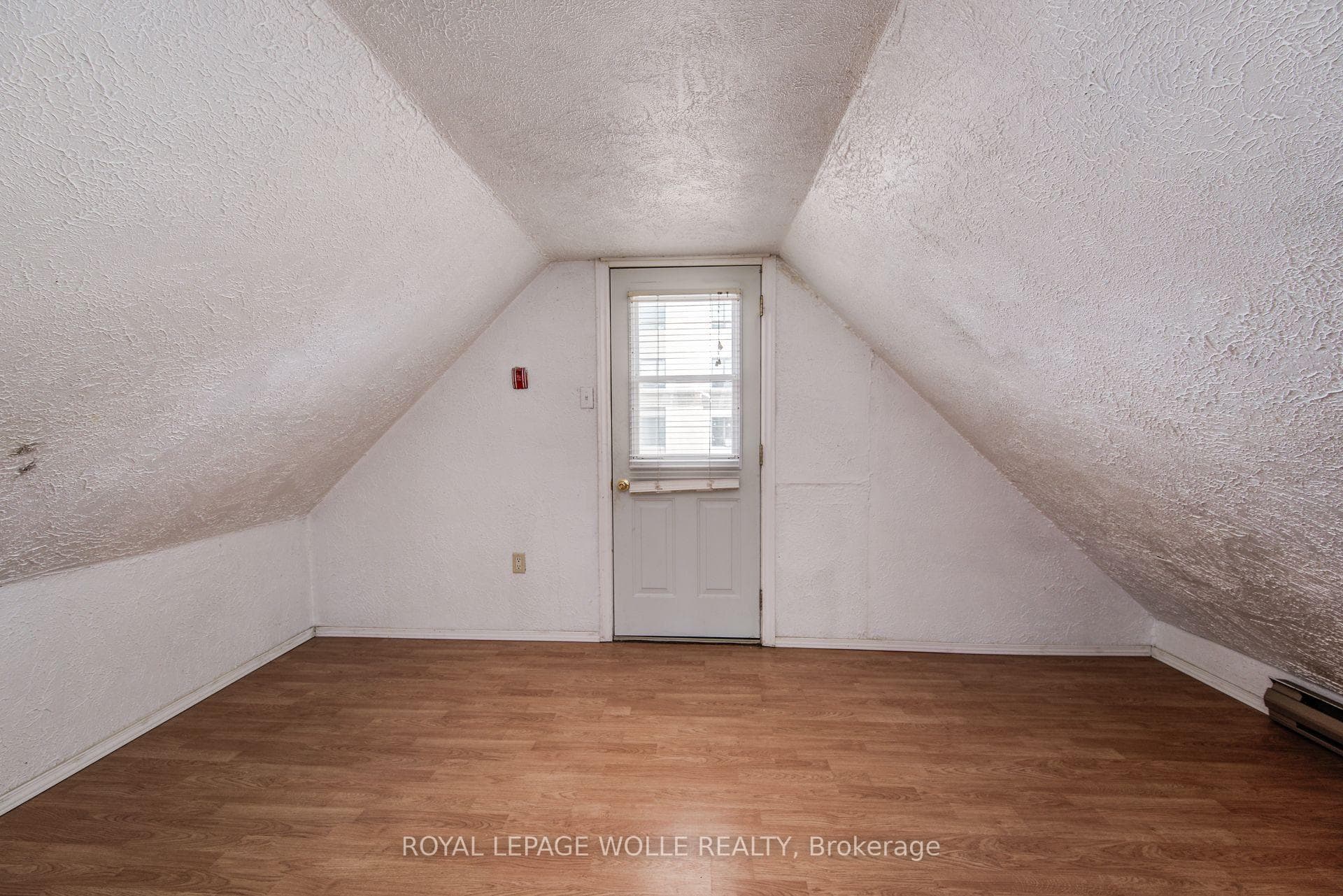 114 Erb Street photo 20