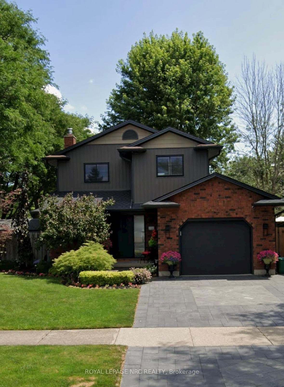 6184 Trillium Crescent photo 1