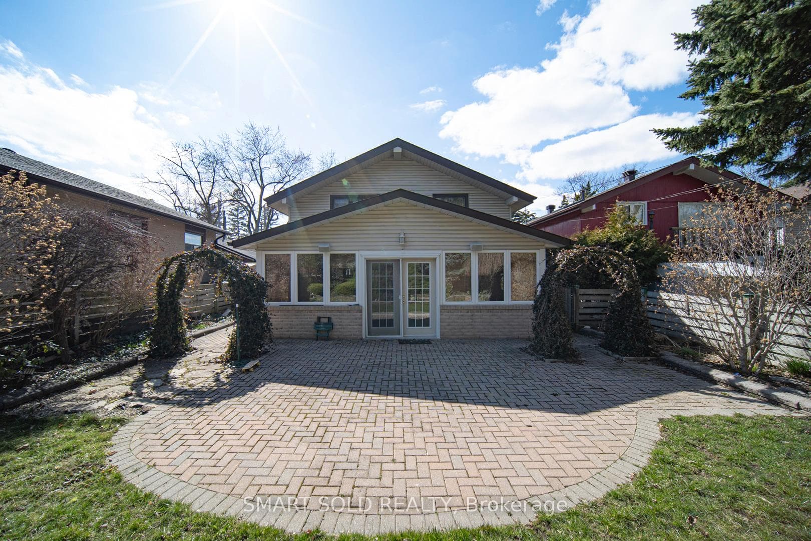 83 Northfield Road photo 1