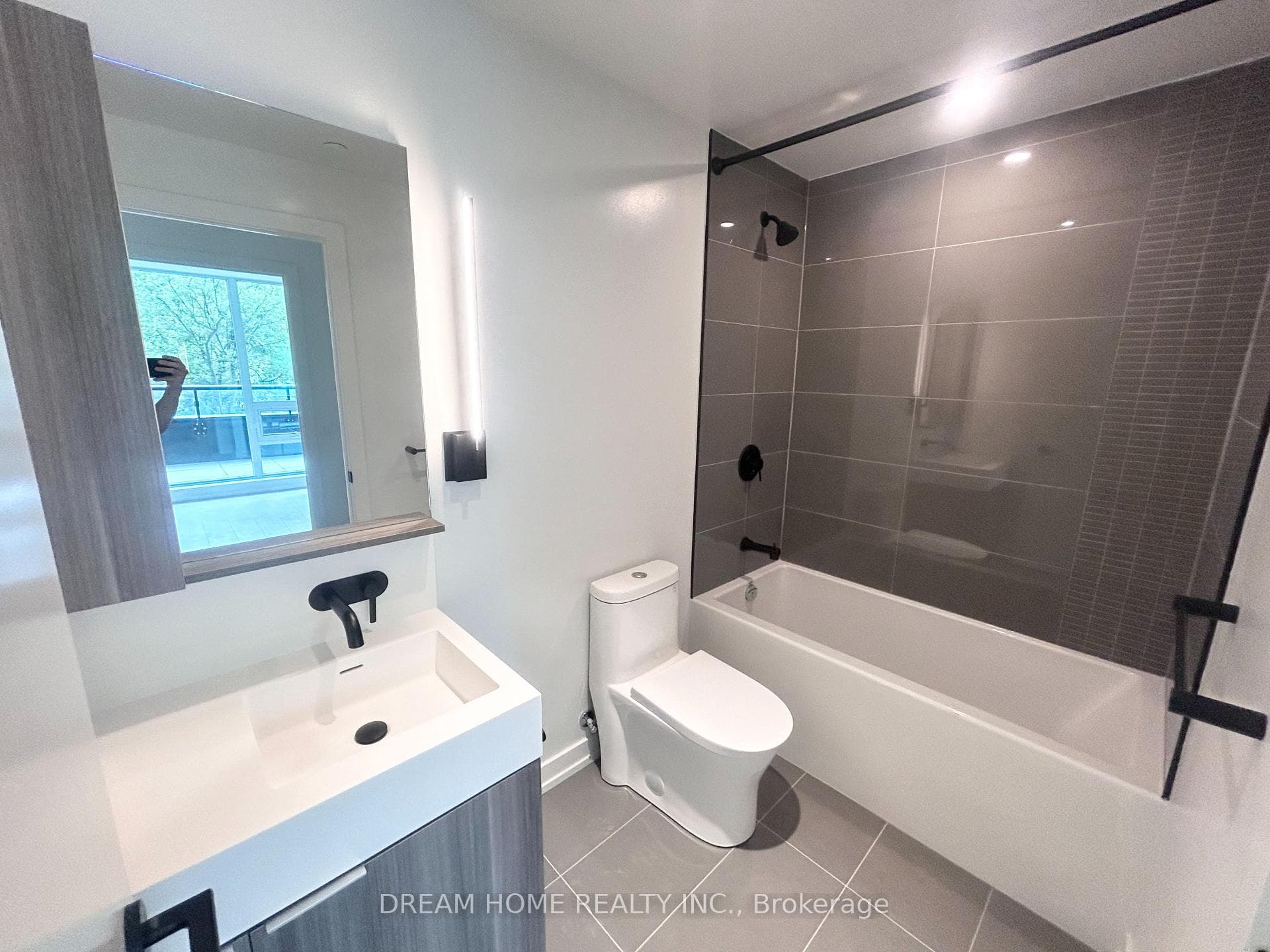 127 Broadway Avenue Unit 210 photo 8
