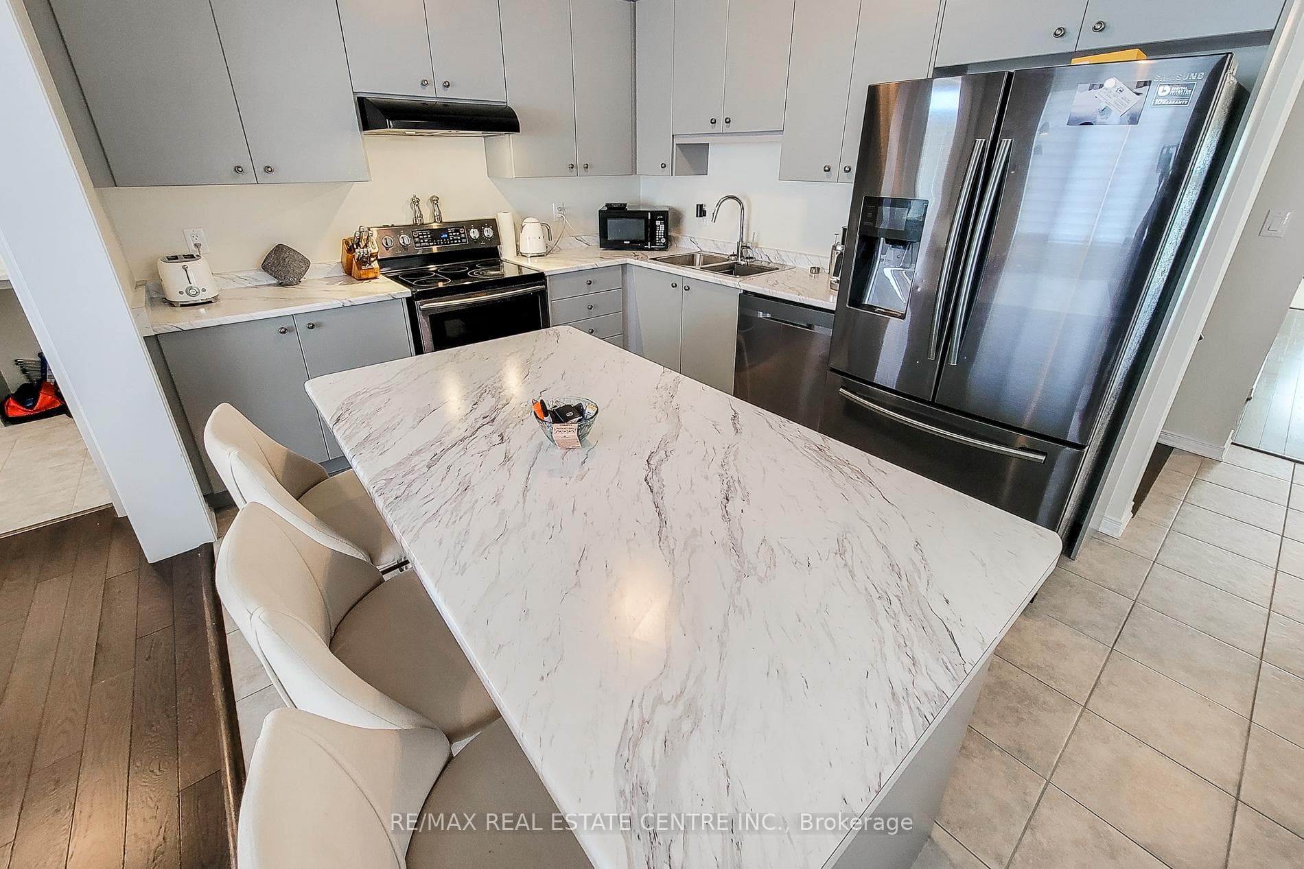 226 Maclachlan Avenue photo 8