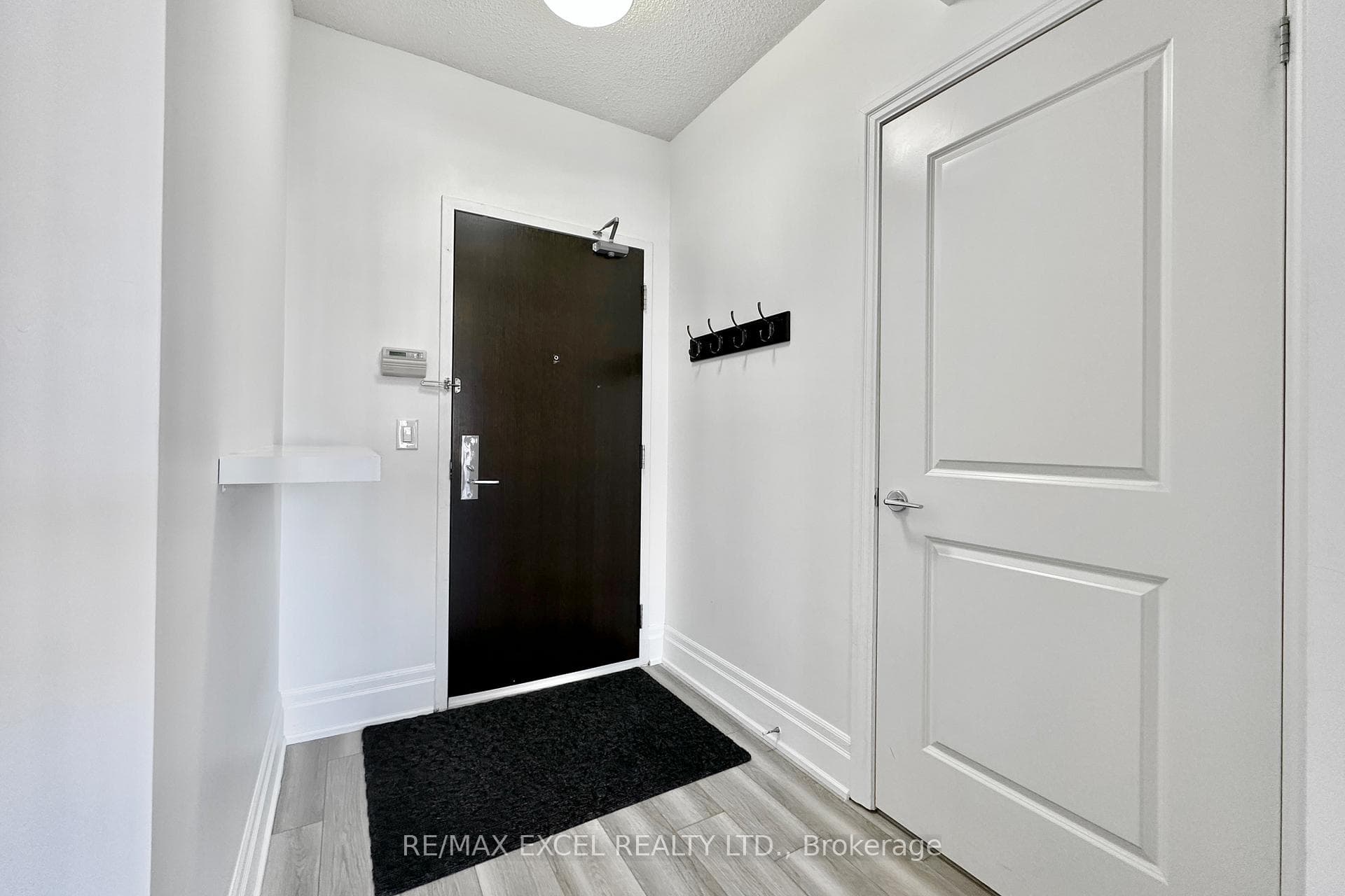 57 Upper Duke Crescent Unit 316 photo 13
