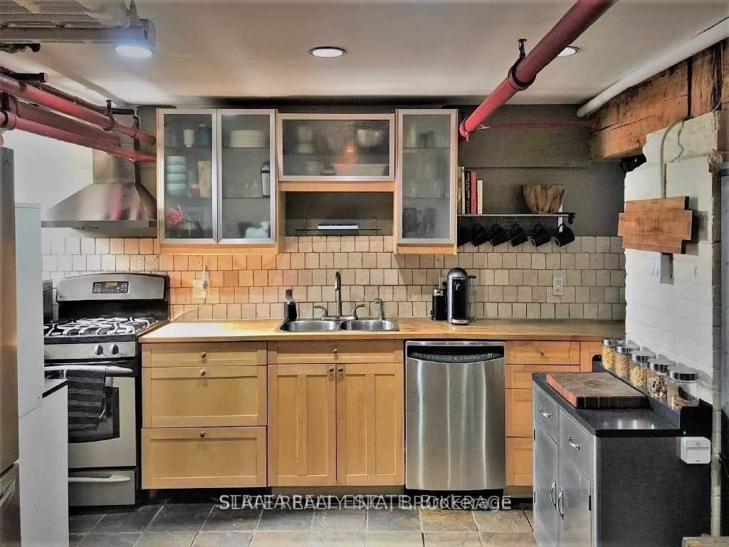 535 Queen Street Unit 1 photo 10