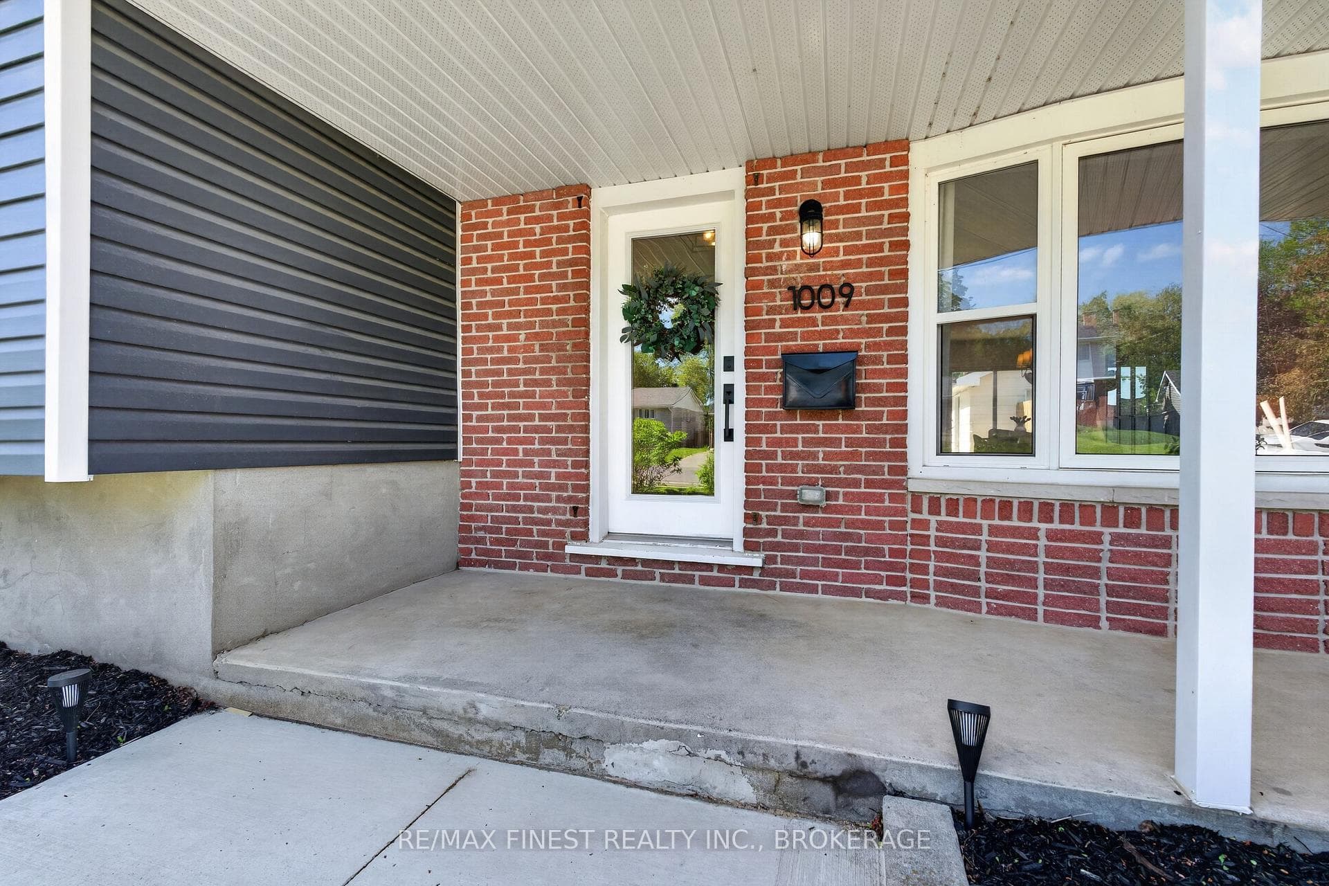 1009 Wise Street photo 3