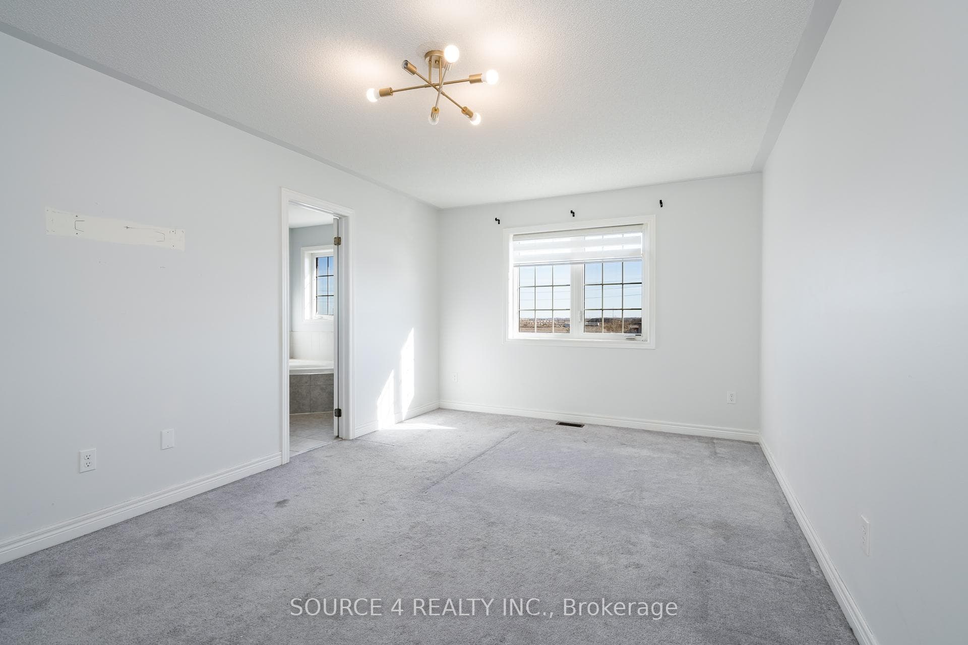 424 Bessborough Drive photo 18