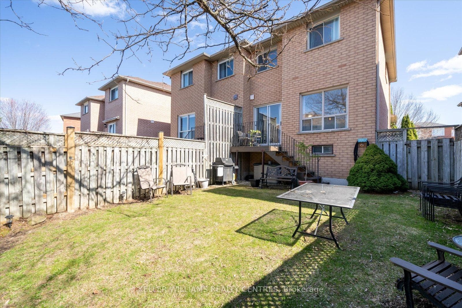 770 Walpole Crescent photo 35
