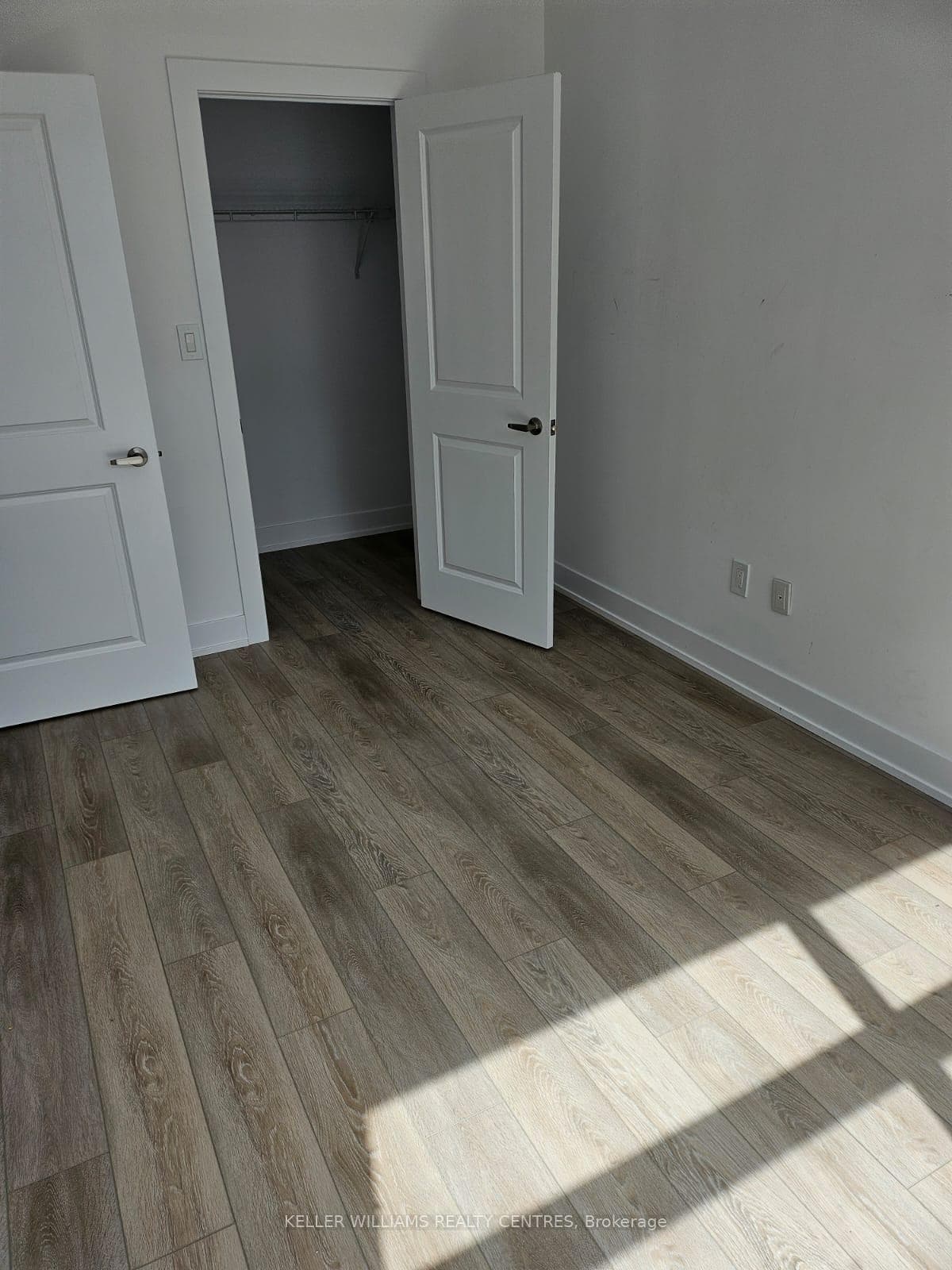 460 Dundas Street Unit 124 photo 8