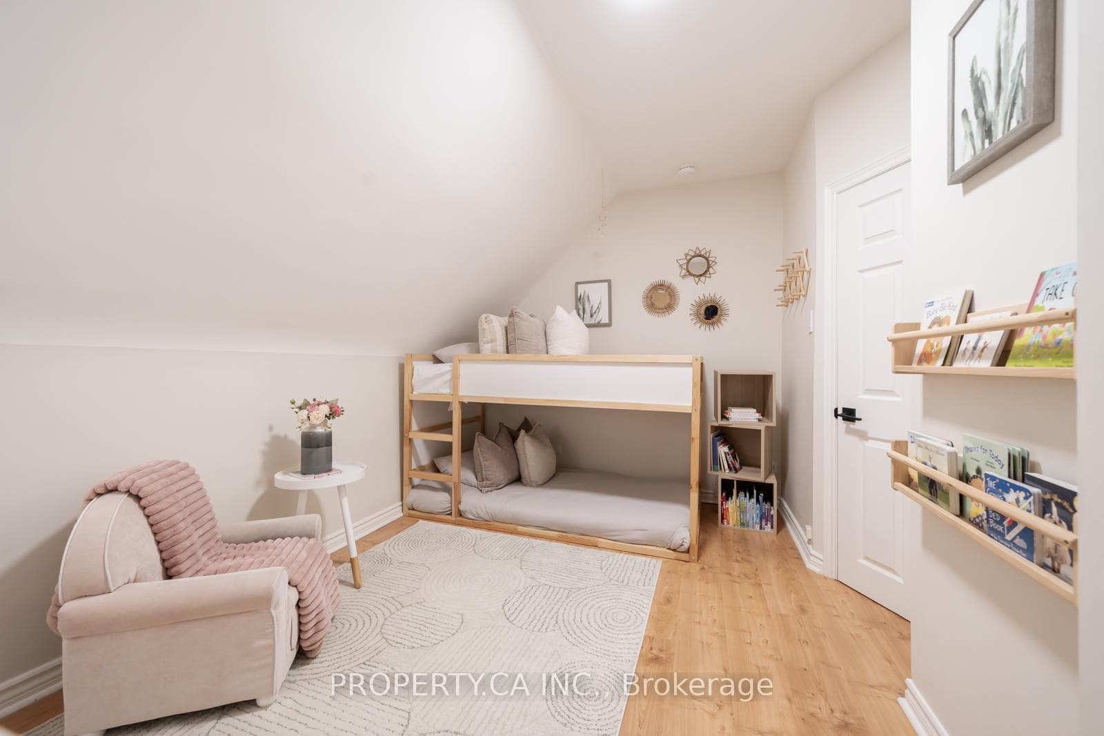 135 Sellers Avenue photo 19
