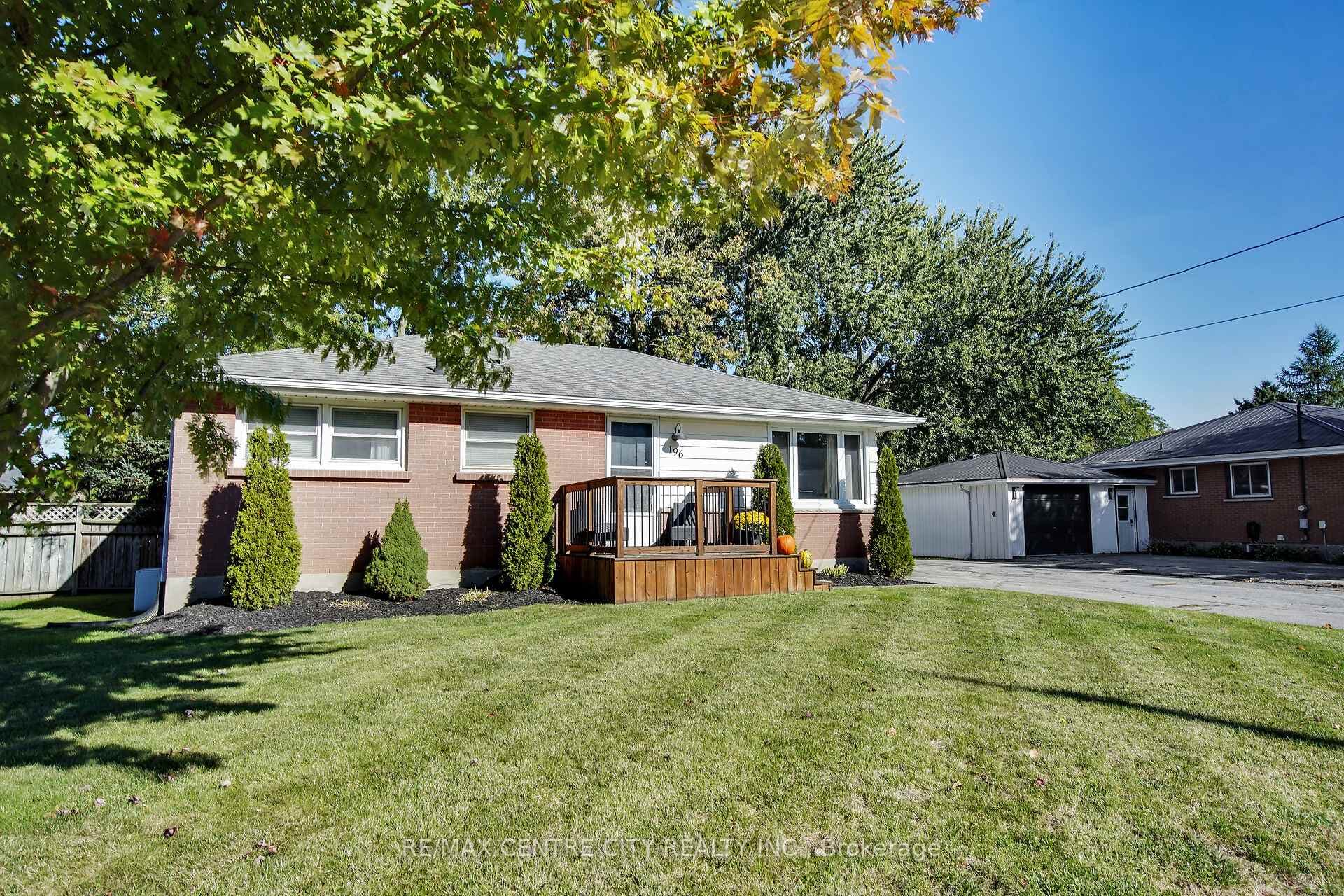 196 Byron Street photo 4