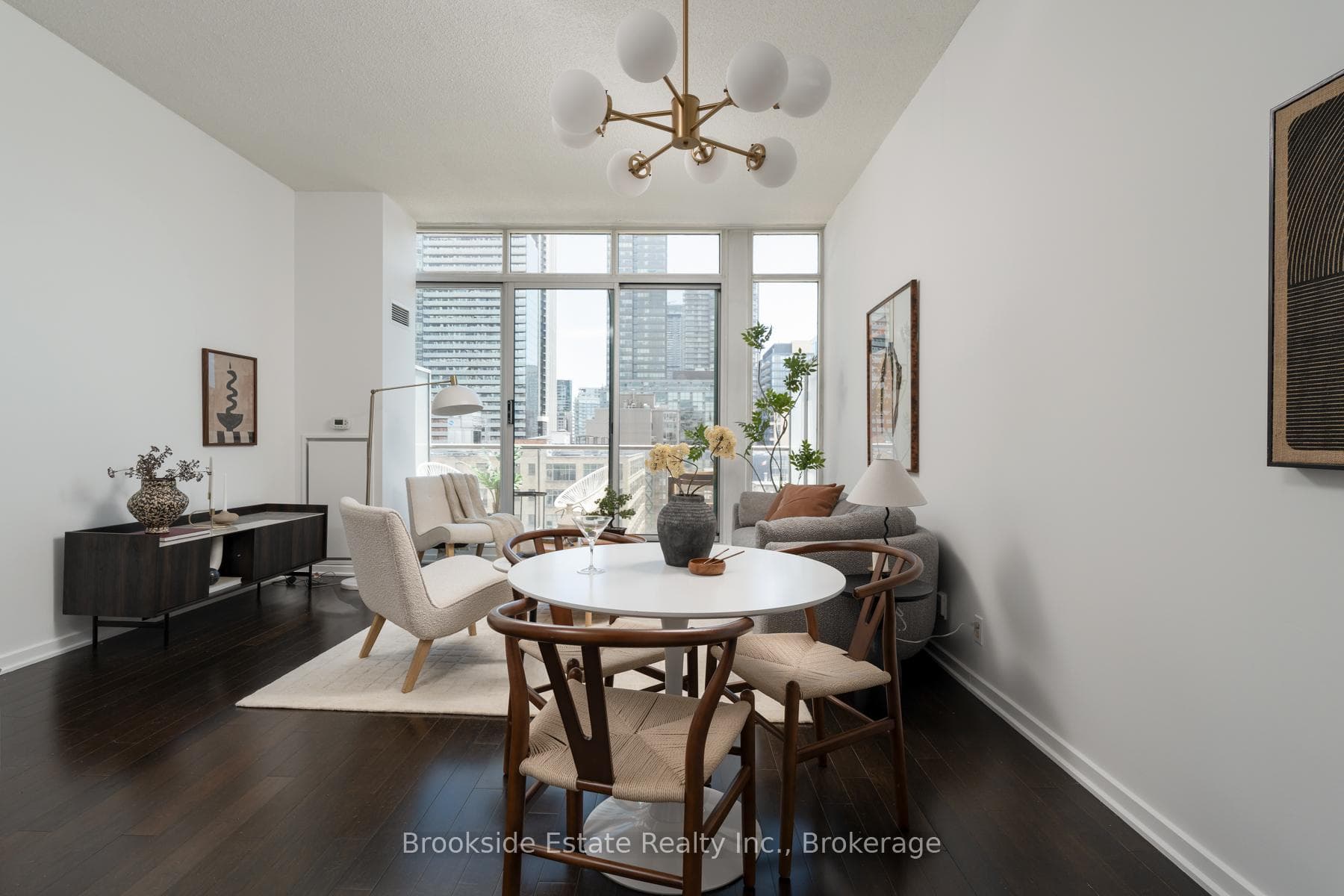 388 Richmond Street Unit 906 photo 14