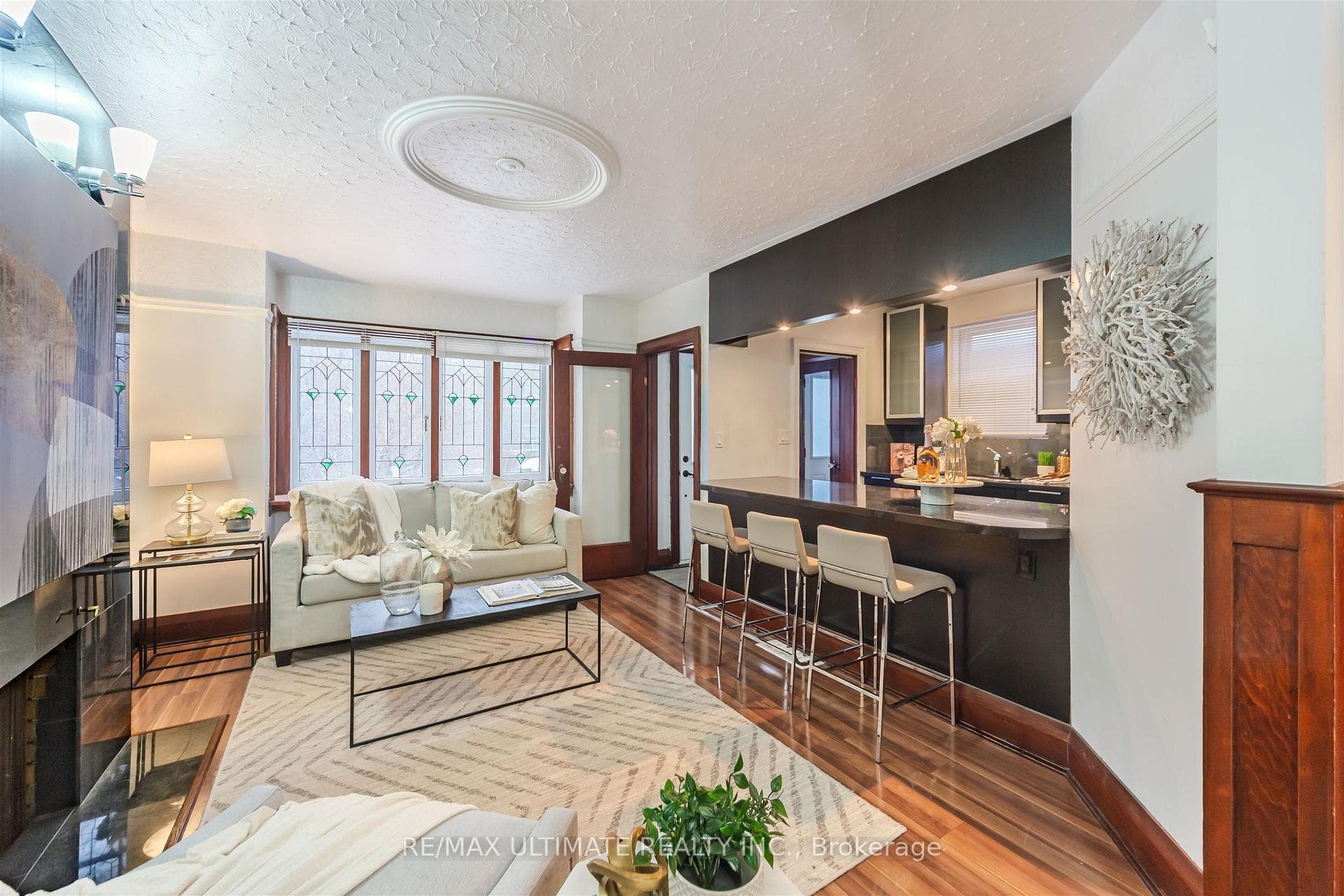46 Lorindale Avenue Unit Upper photo 3
