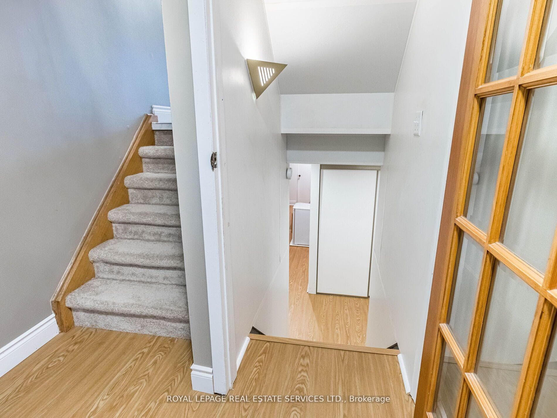 113 Fairglen Avenue photo 33