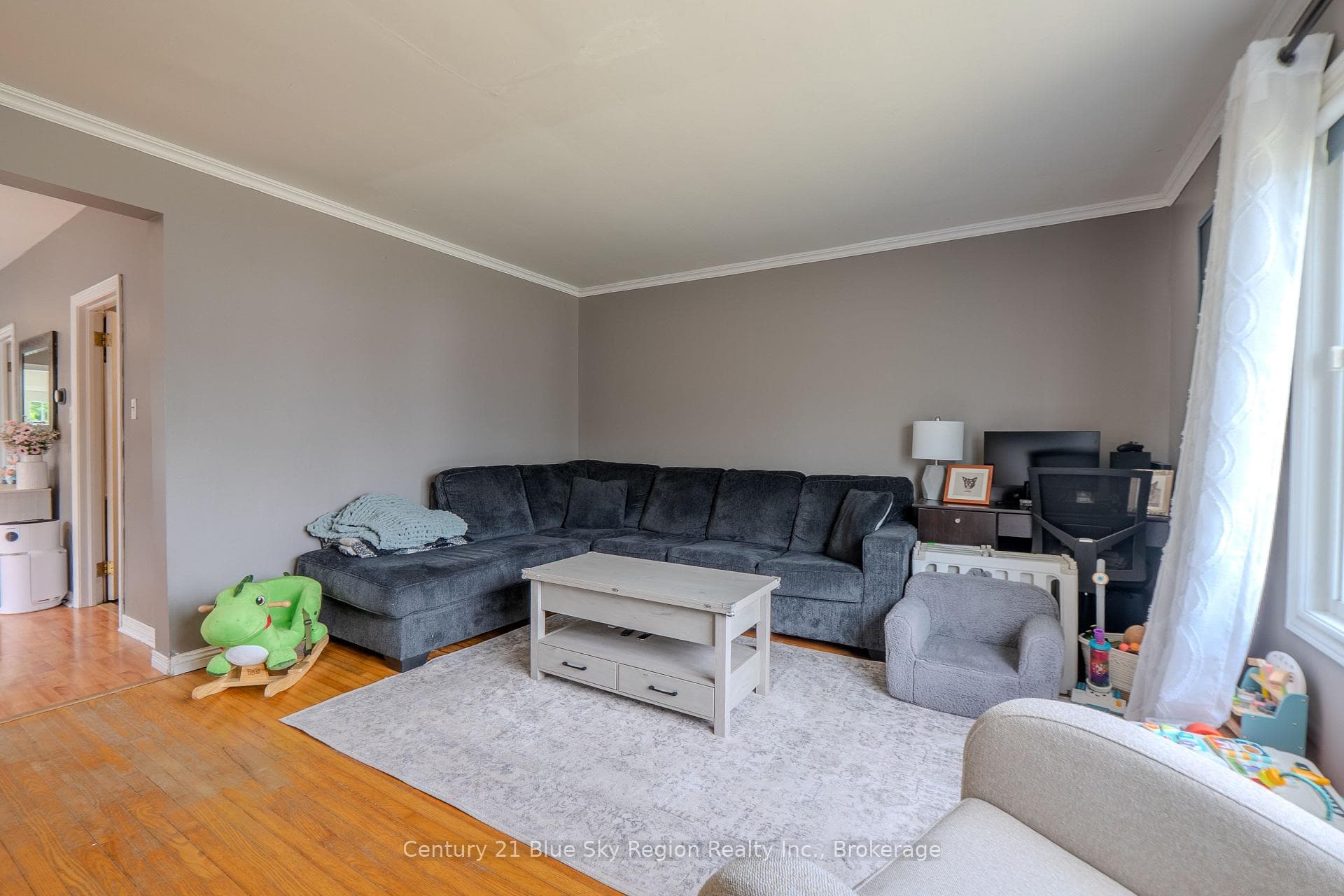 773 Worthington Street photo 6