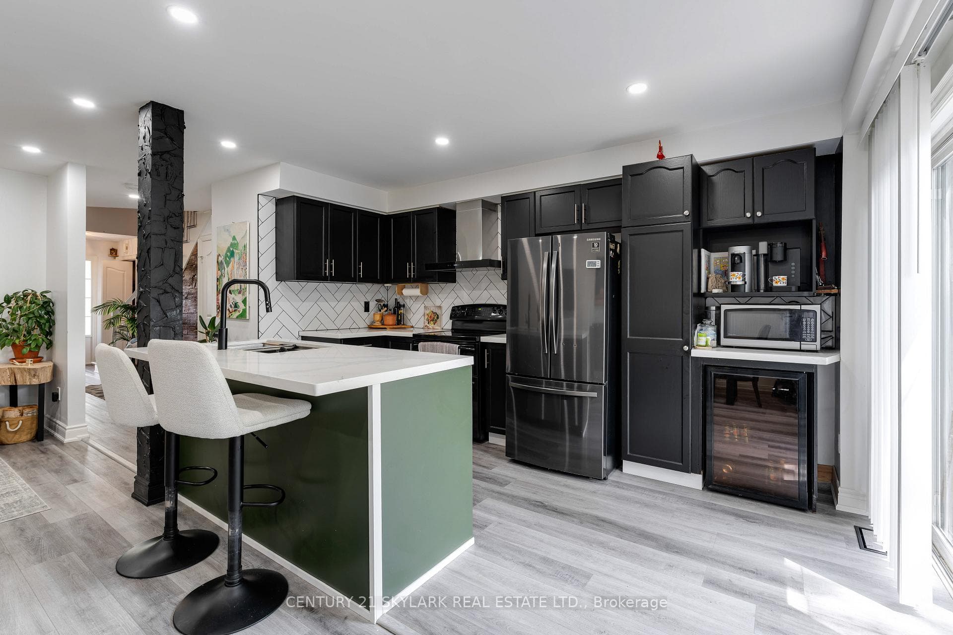 10 Cadham Boulevard Unit 18 photo 11