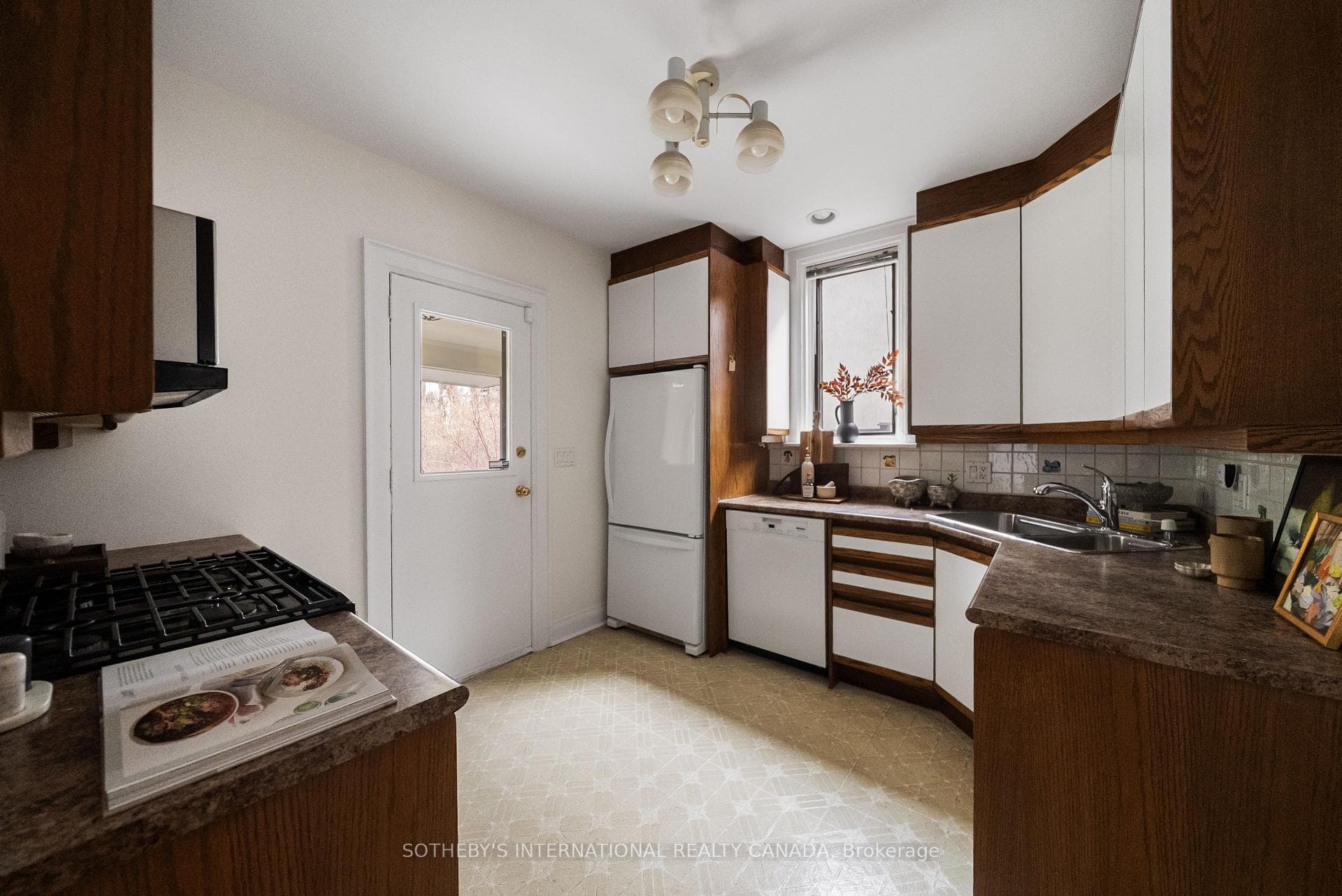 95 Highbourne Road photo 22