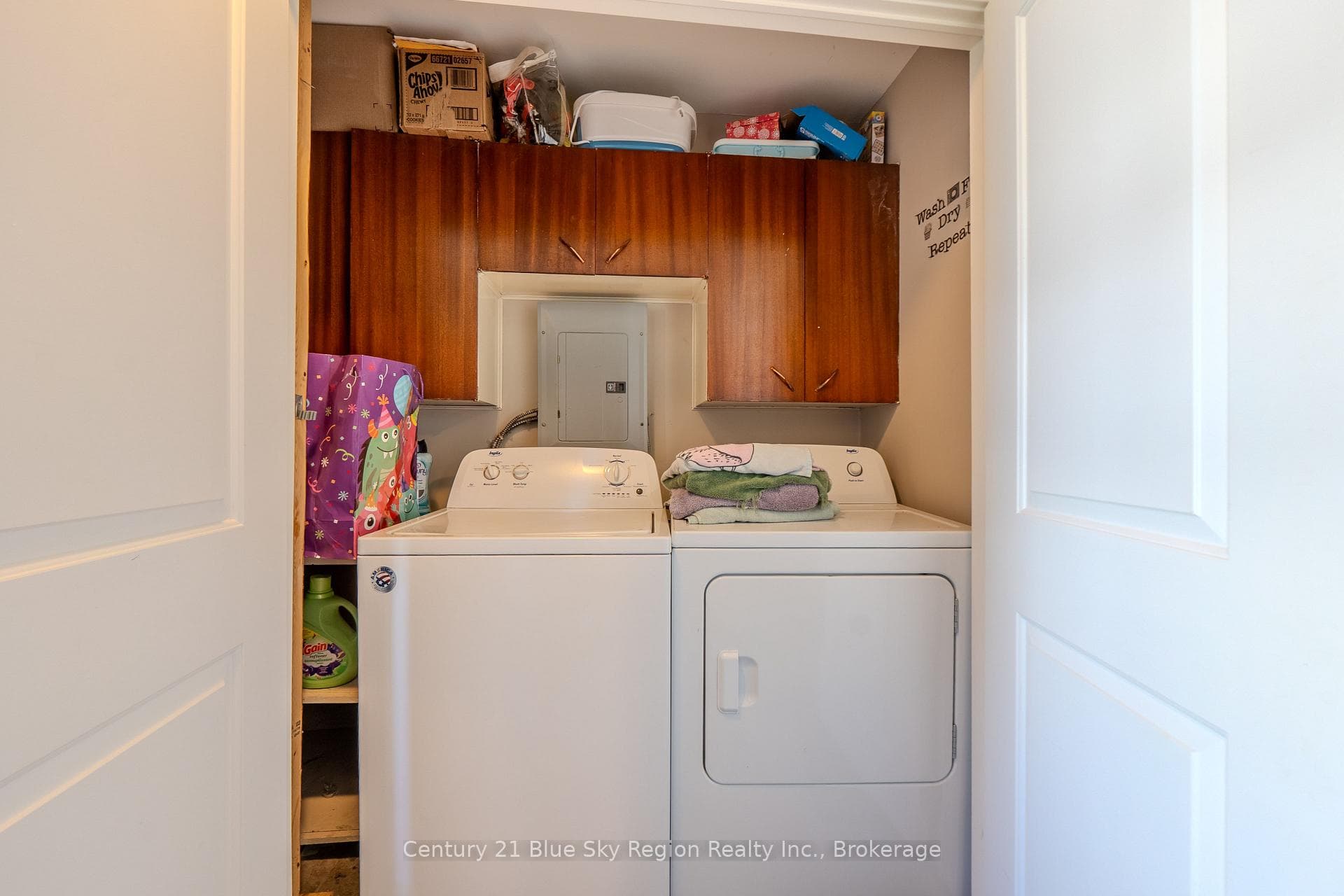 890 Fraser Street photo 31