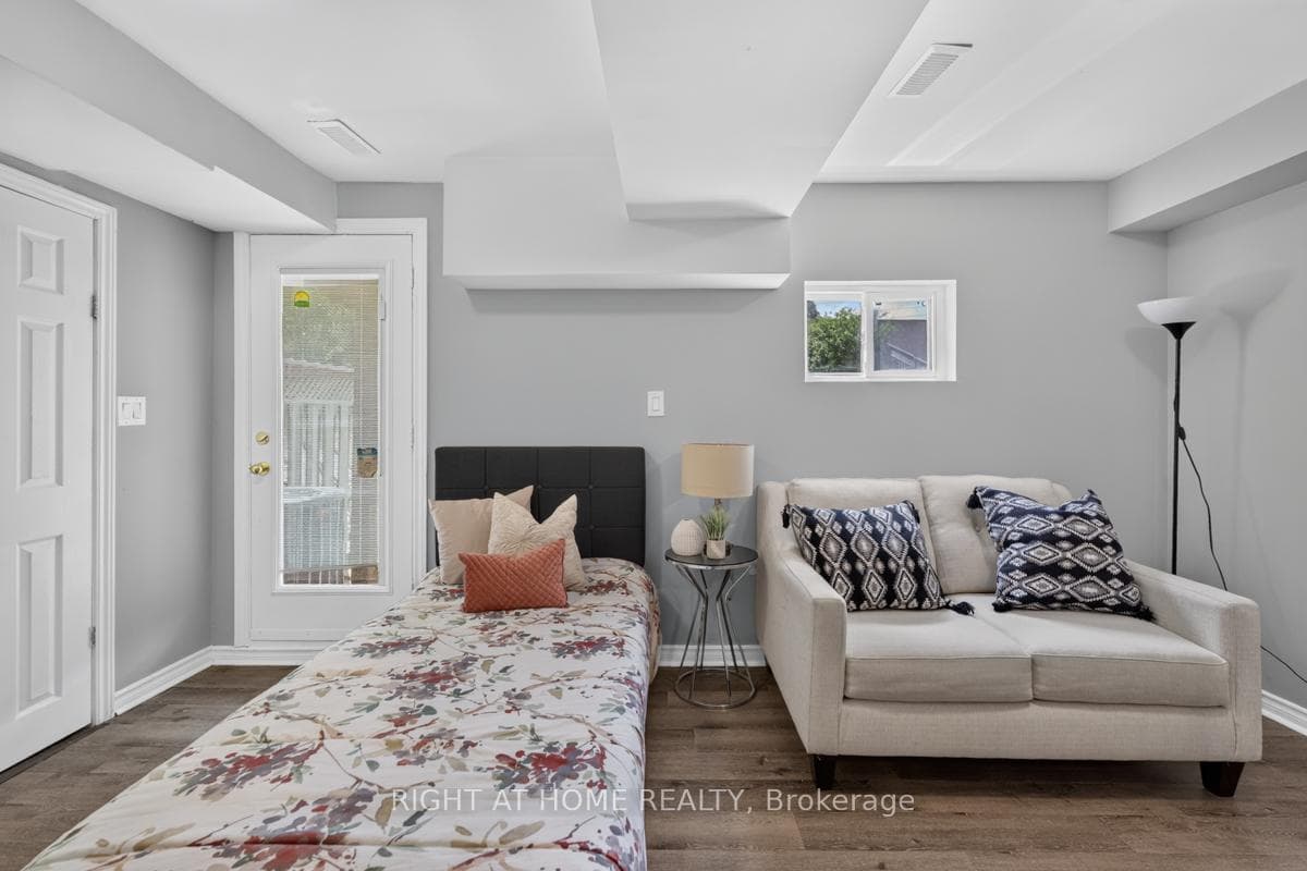 101 Wilmont Court photo 41