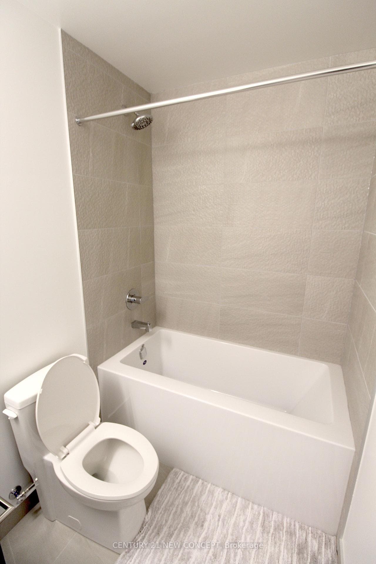 30 Upper Mall Way Unit 1907 photo 13
