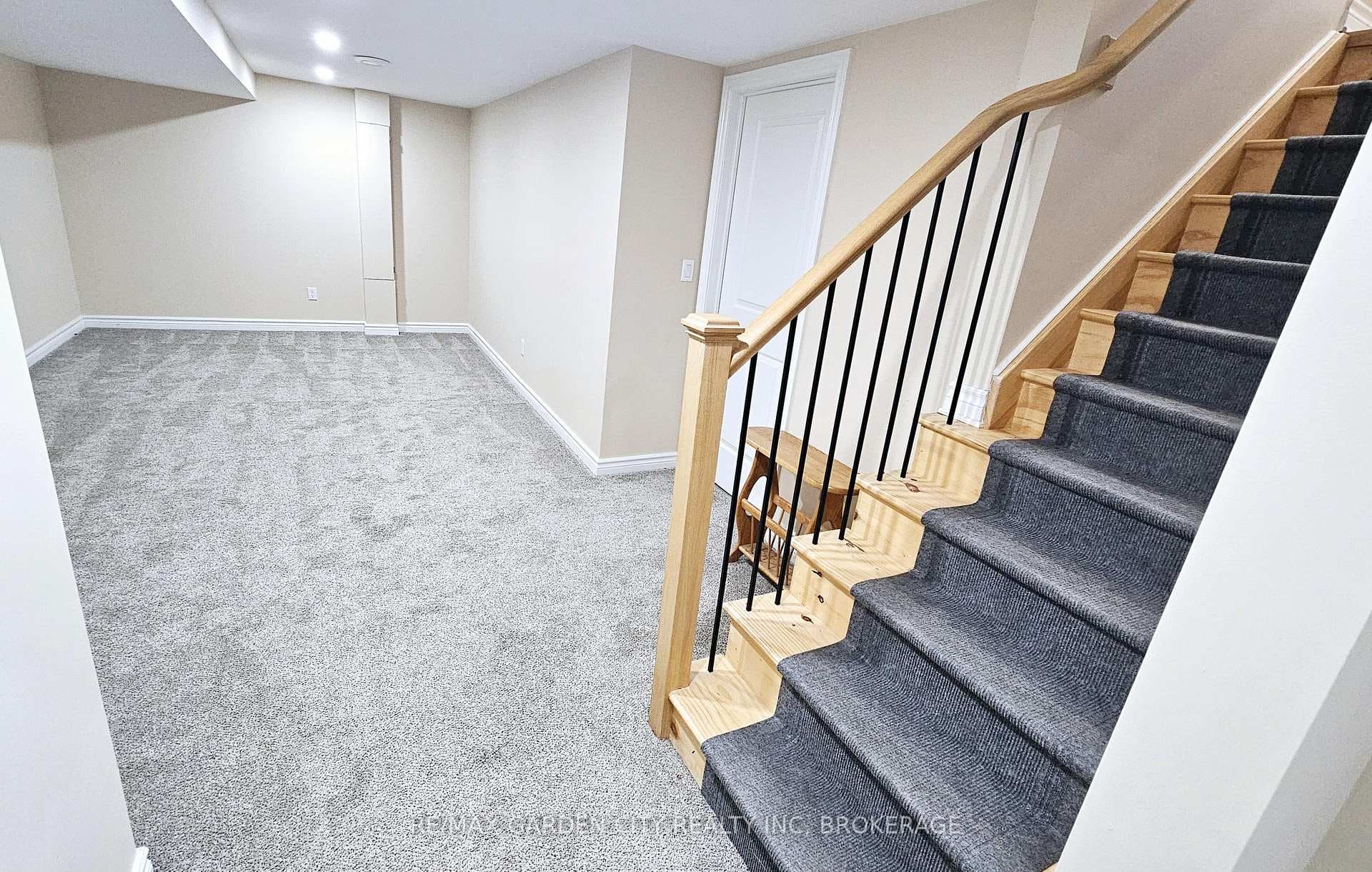 11 Kerwin Gate photo 16