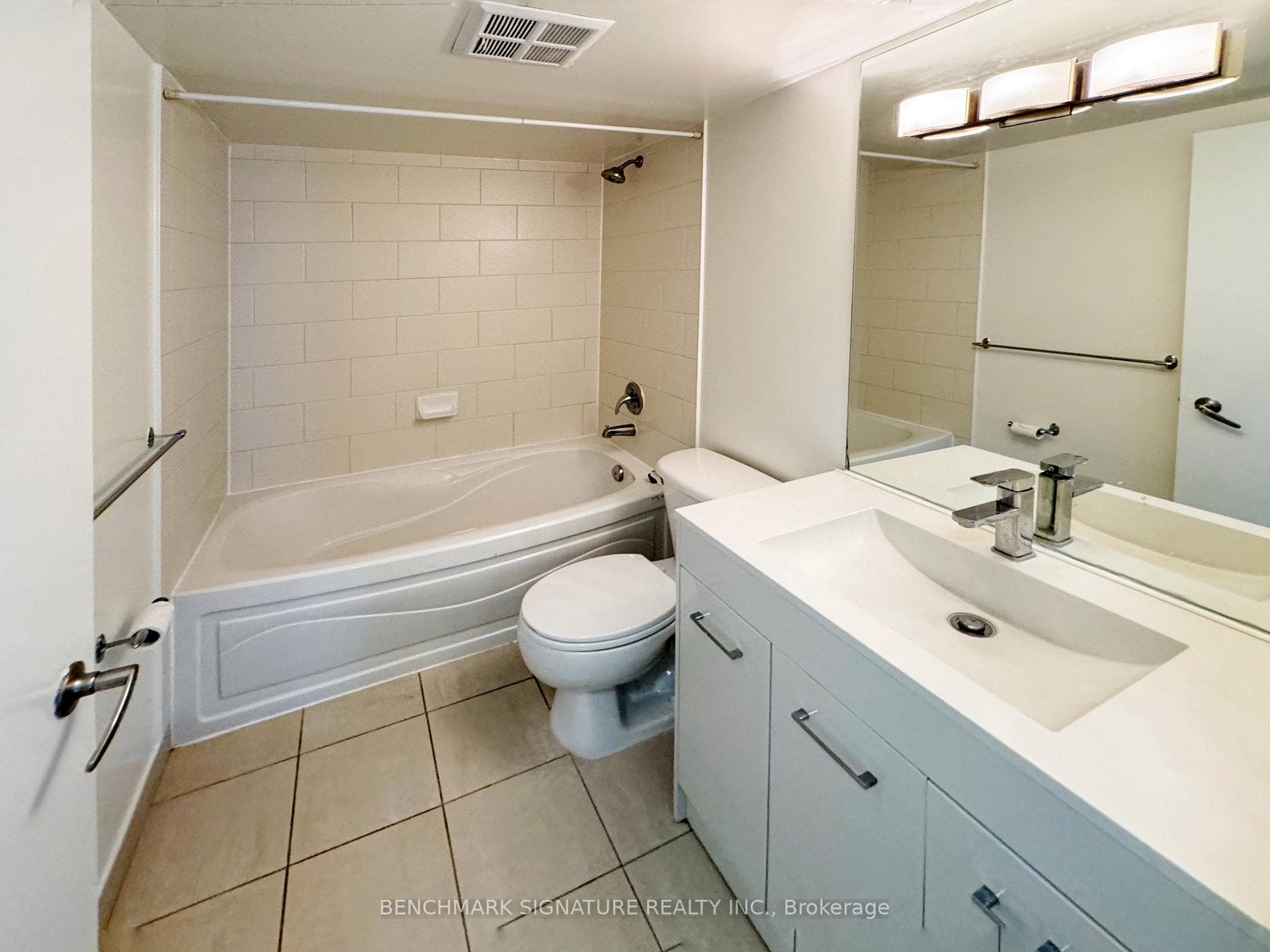 81 Navy Wharf Court Unit 3209 photo 12
