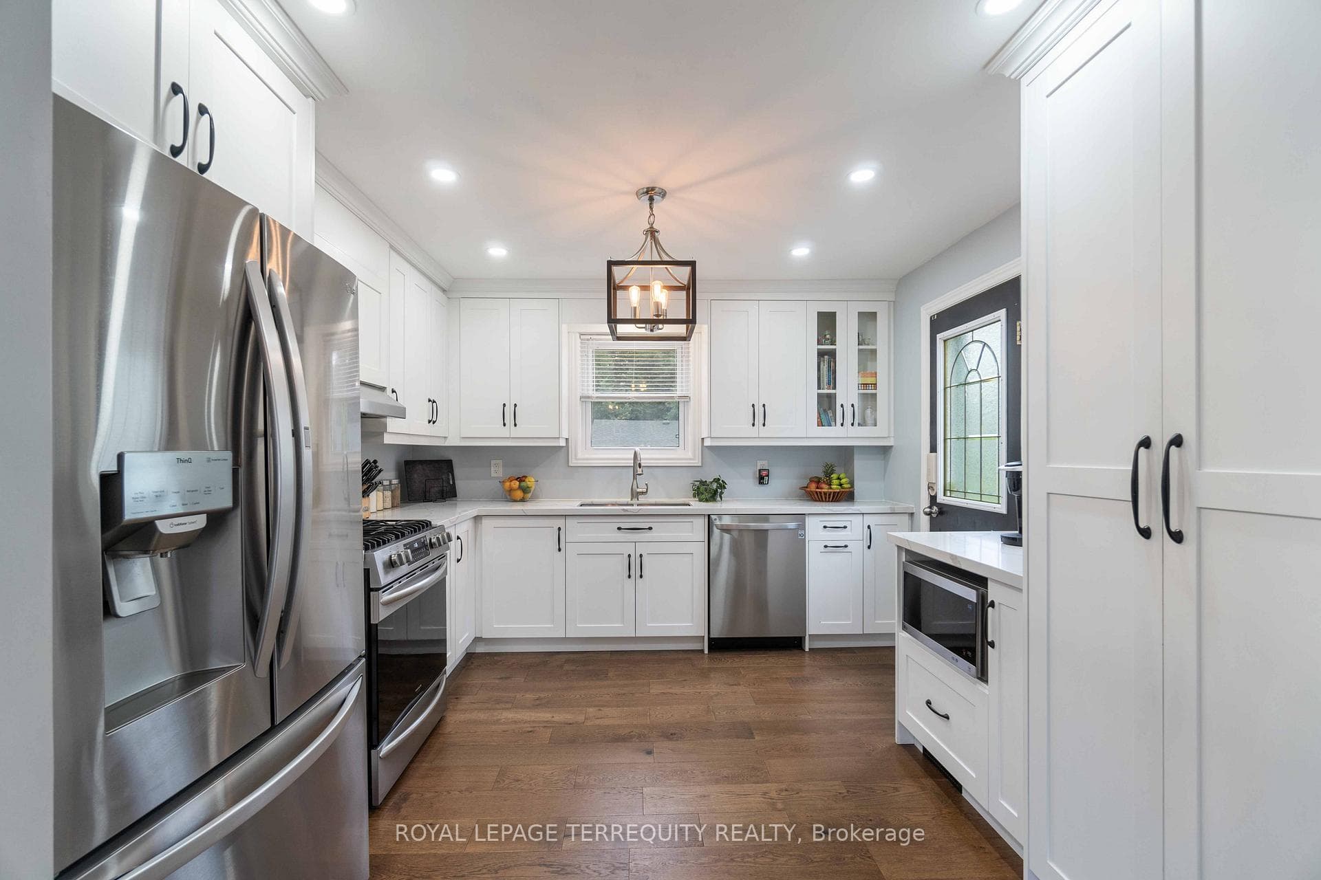 532 Eagle Street photo 23