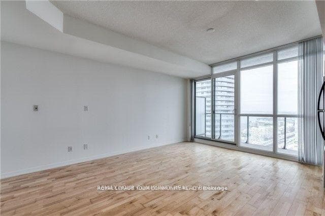 65 Bremner Boulevard Unit 4403 photo 3