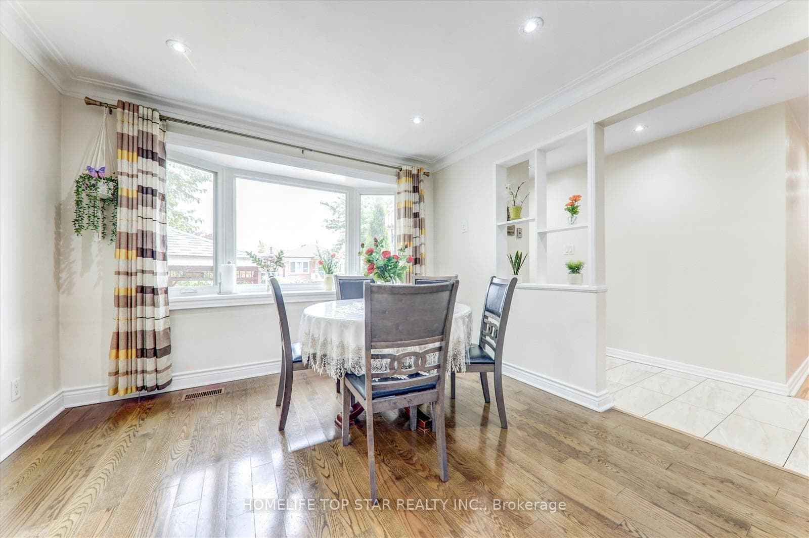 40 Lombardy Crescent photo 10