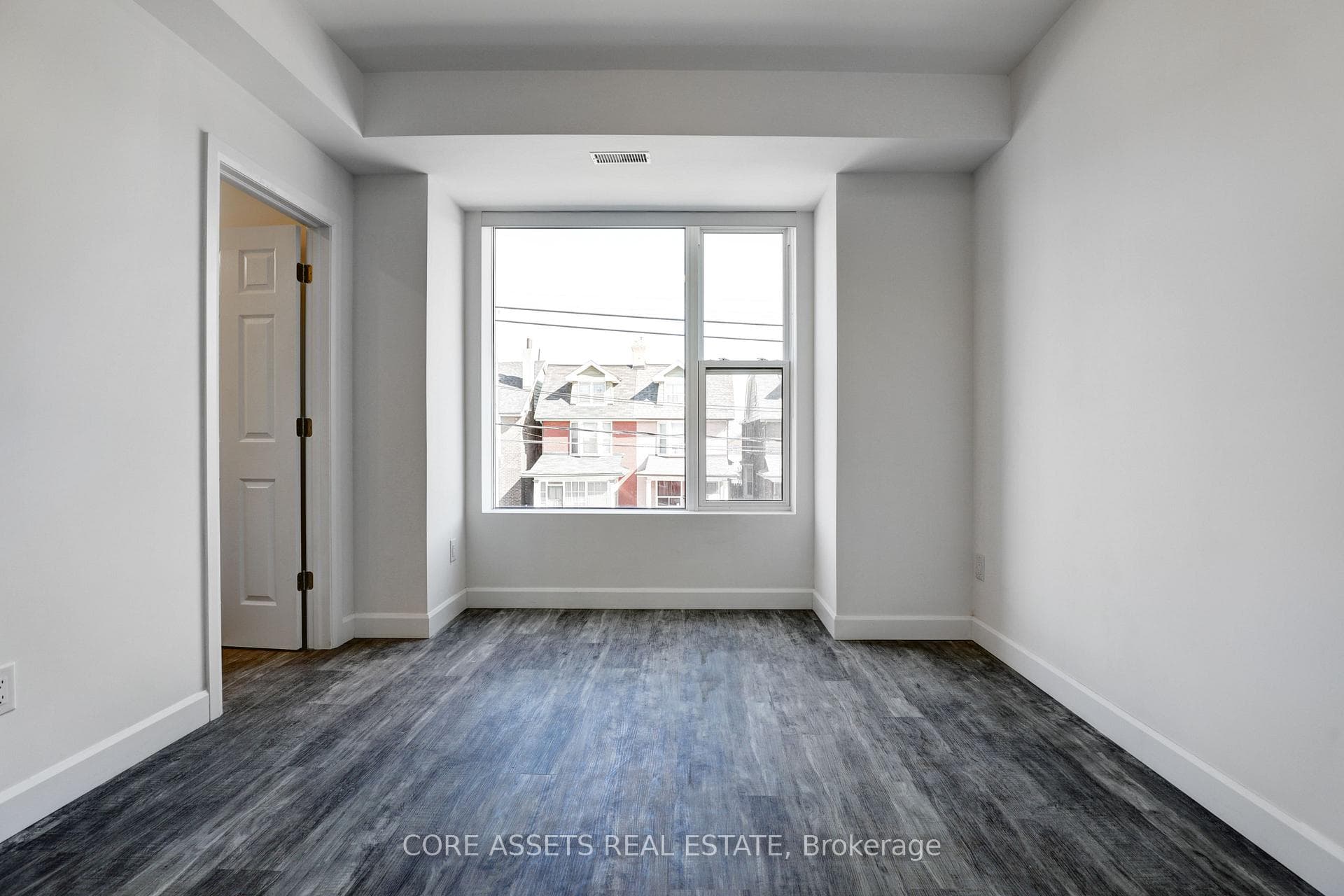 620 Bathurst Street Unit B photo 18