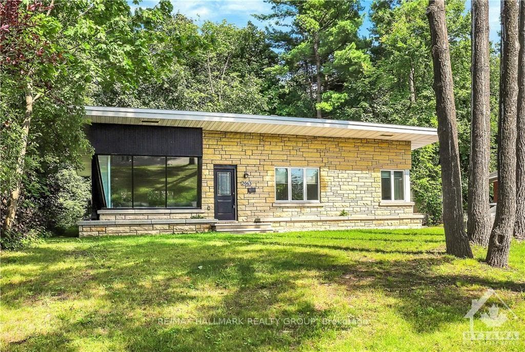2063 NIAGARA Drive photo 1