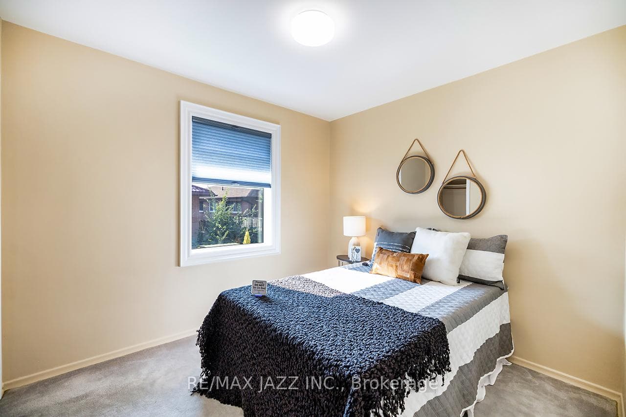 64 Bailey Crescent photo 15