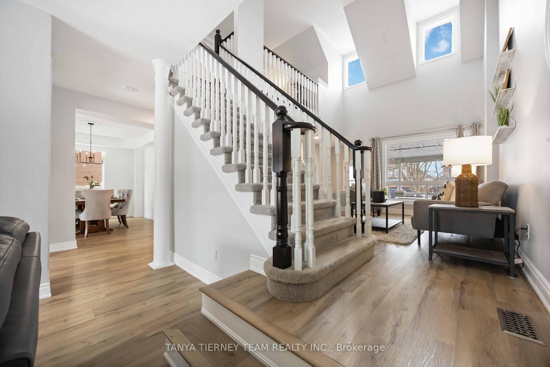 140 Vipond Road photo 22