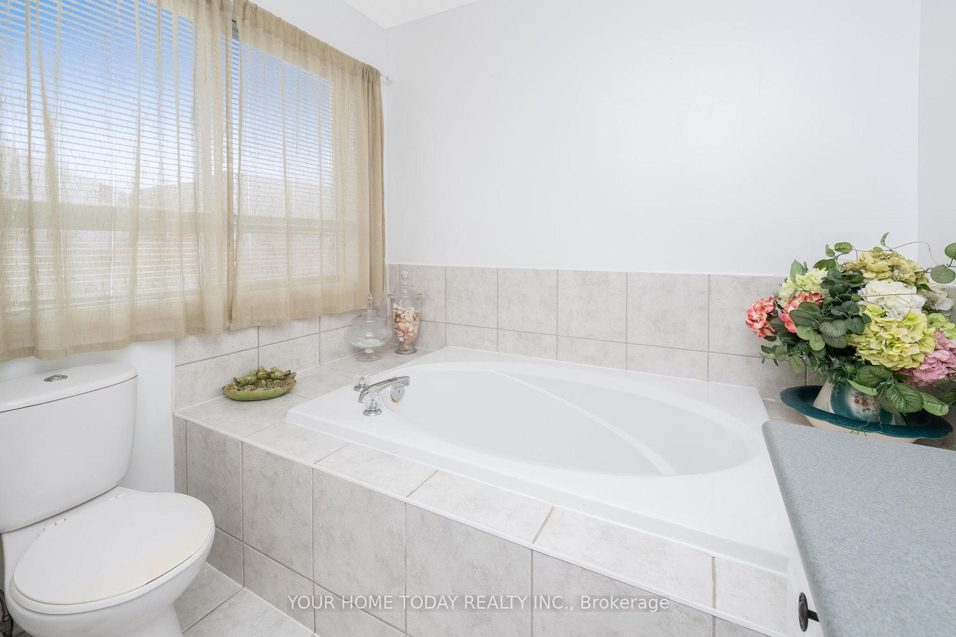 828 Gazley Circle photo 28
