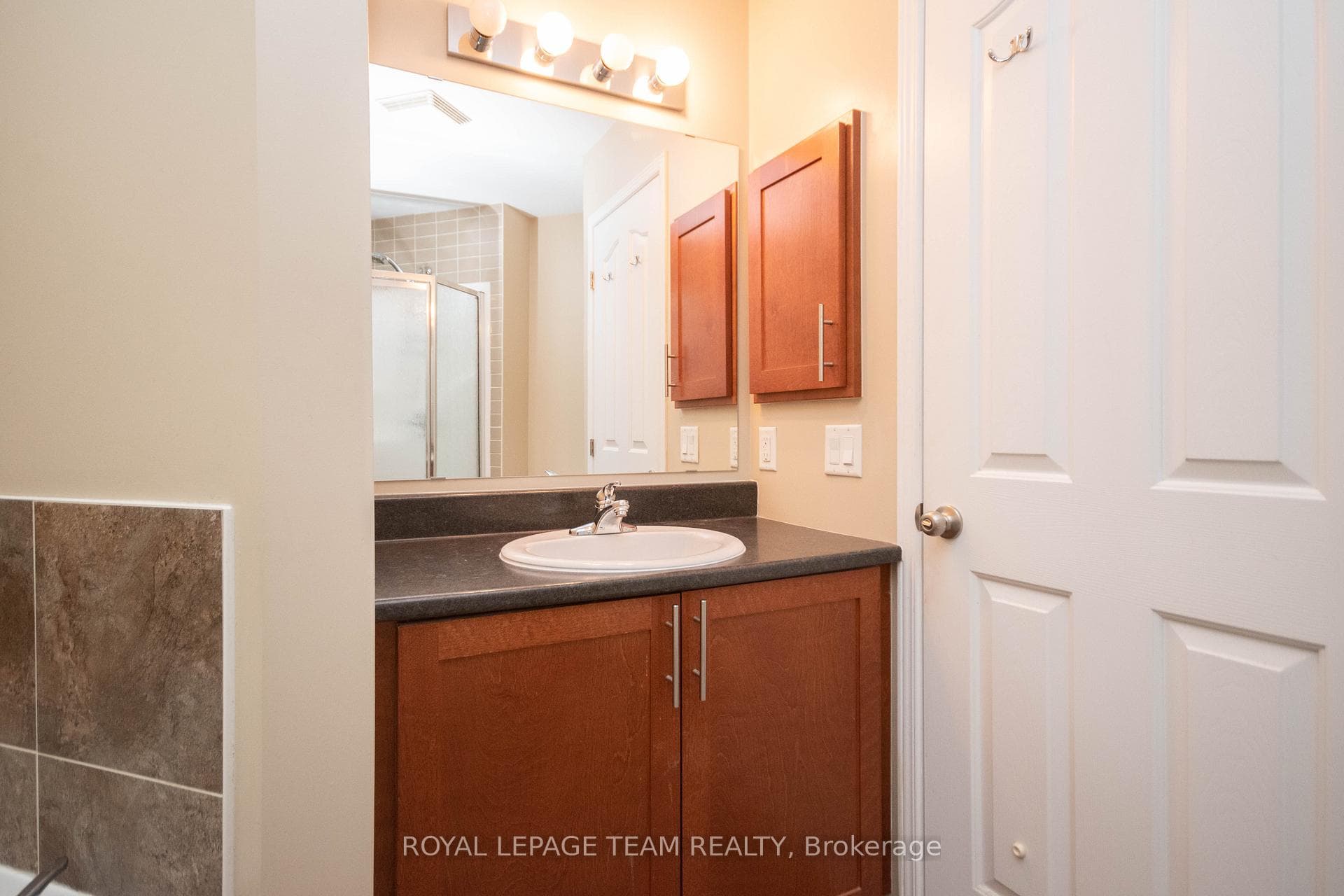 304 Citiplace Drive photo 6