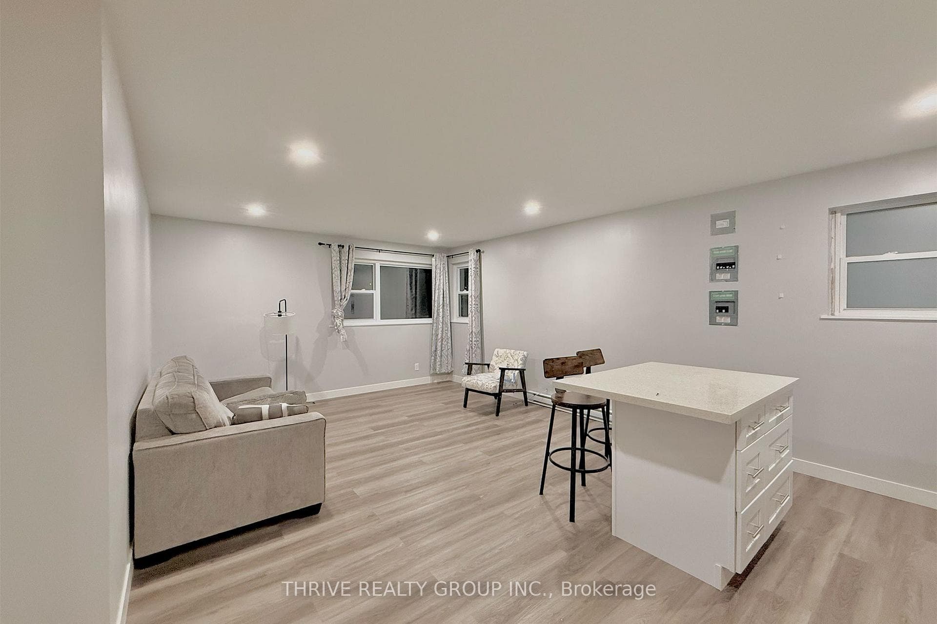 100 King Edward Avenue Unit 7 photo 4
