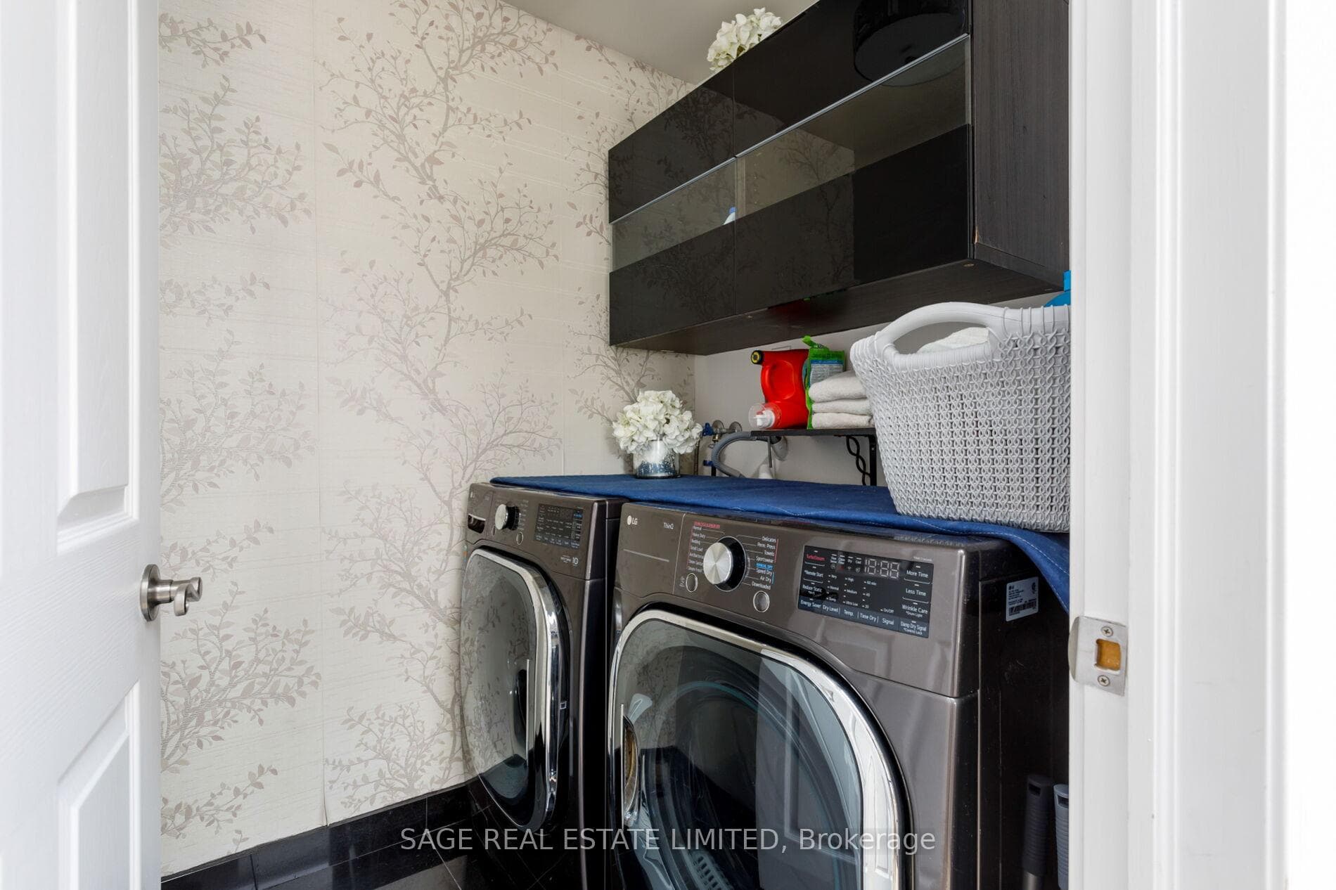 1463 Daventry Court photo 36