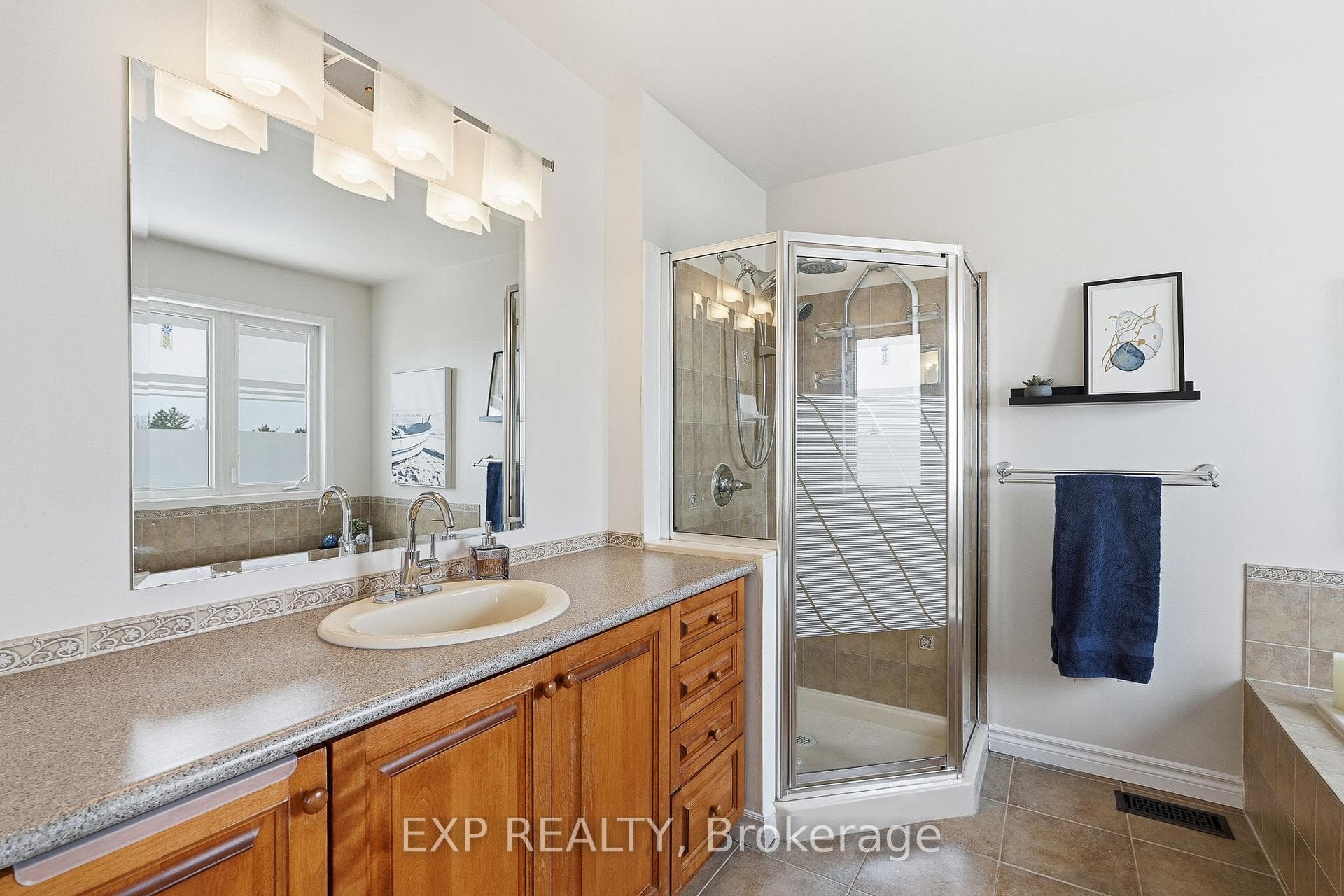 Ensuite 4-pc Bathroom