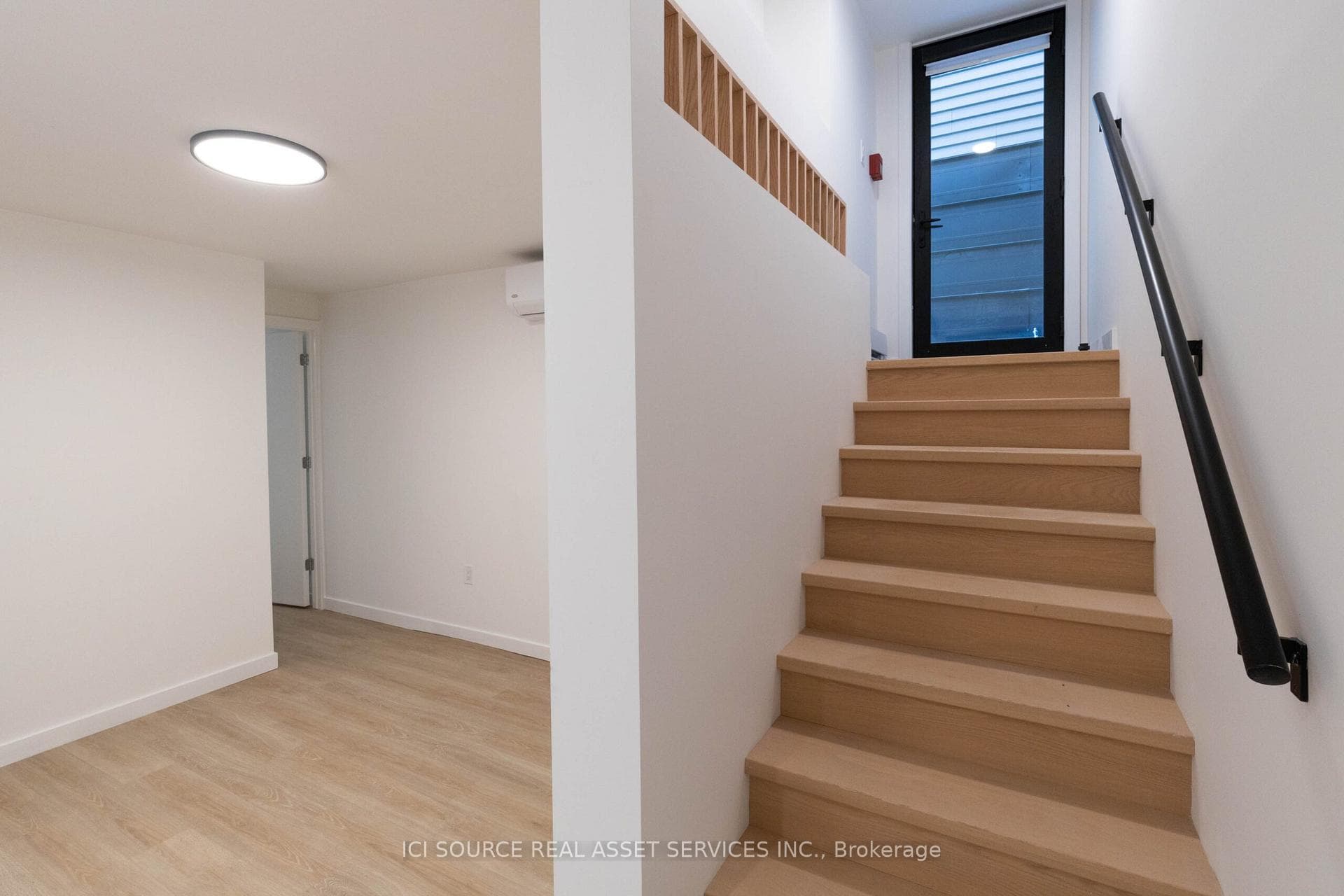 60 Jones Avenue Unit B photo 2