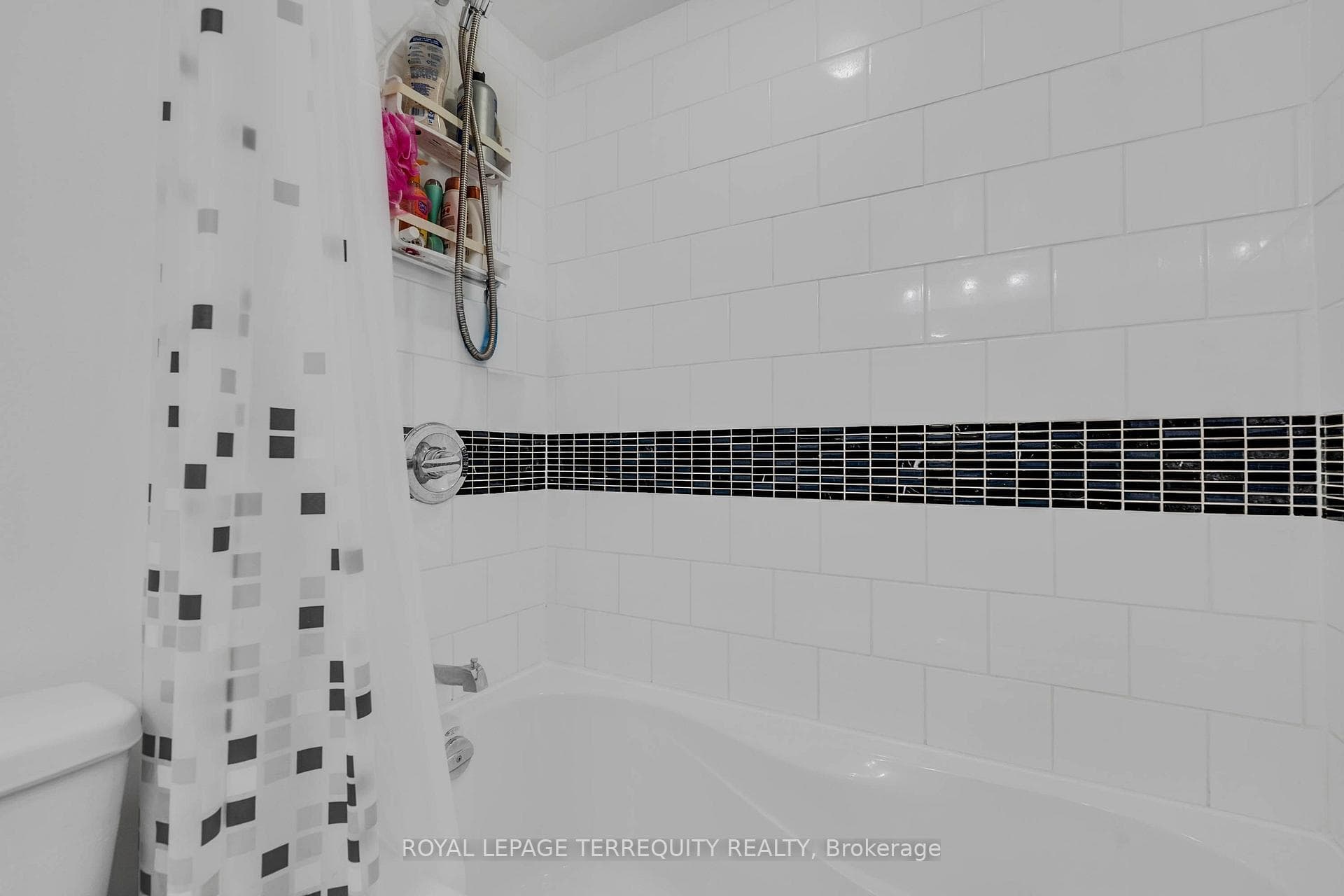 180 Markham Road Unit 816 photo 24